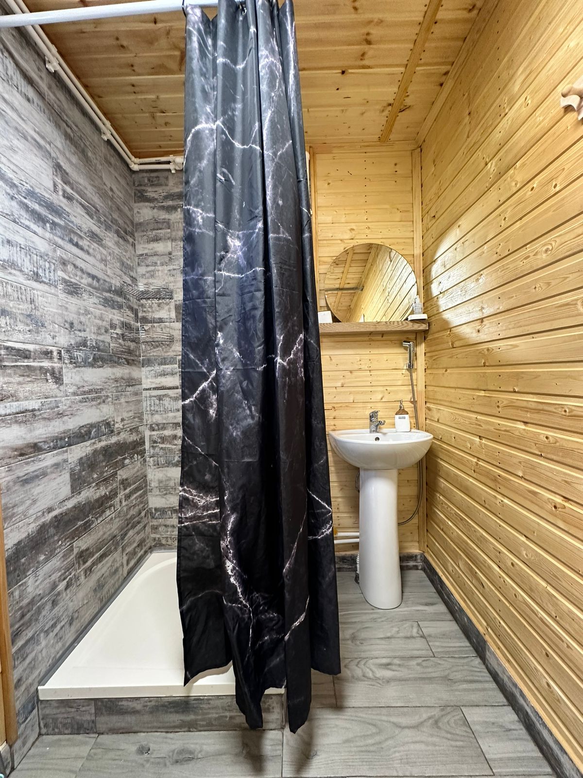 Семейный номер с видом на горы