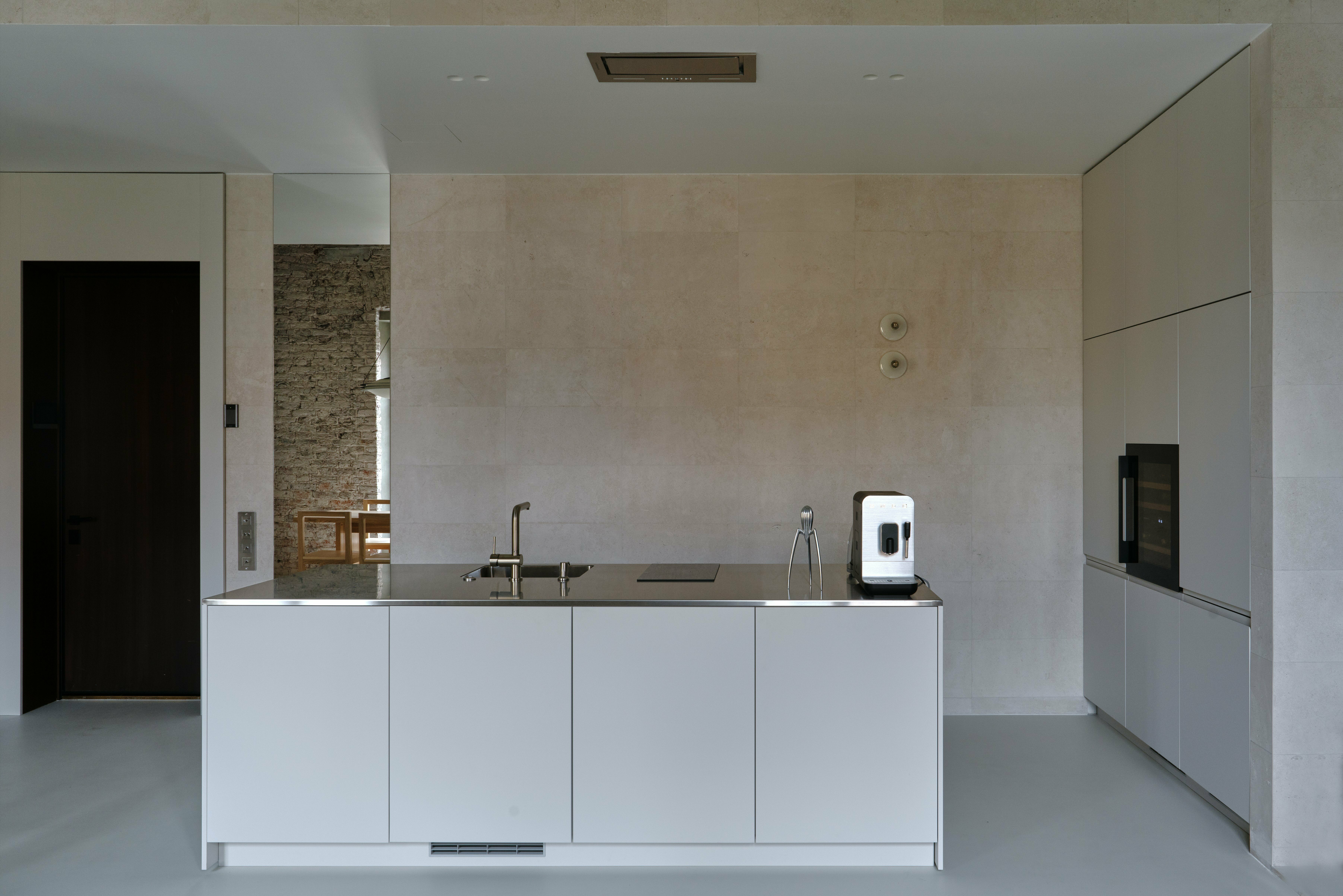 Residence #10 by Saga