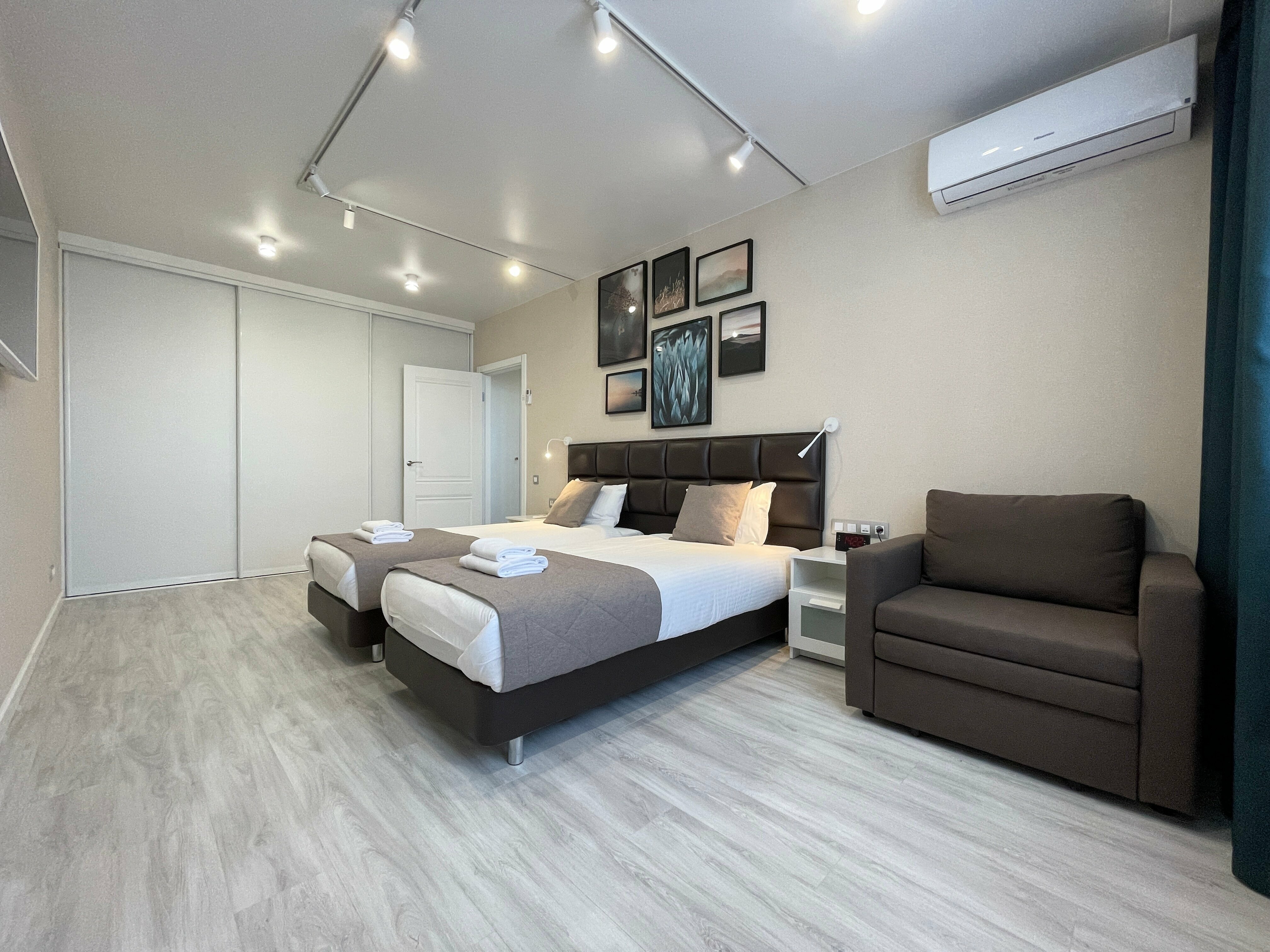 Апартаменты с двумя спальнями (с ванной)