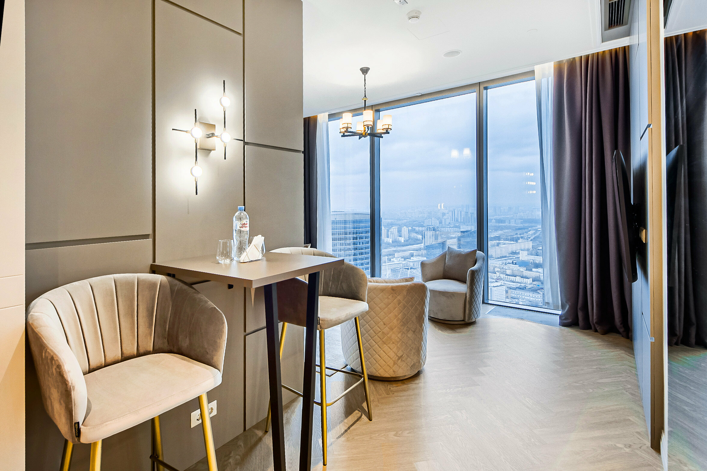 "Sky Federation Studio" — уютная и красивая студия на 75-м этаже  башни Федерация "Восток" с уникальным видом на город и башни "Сити".