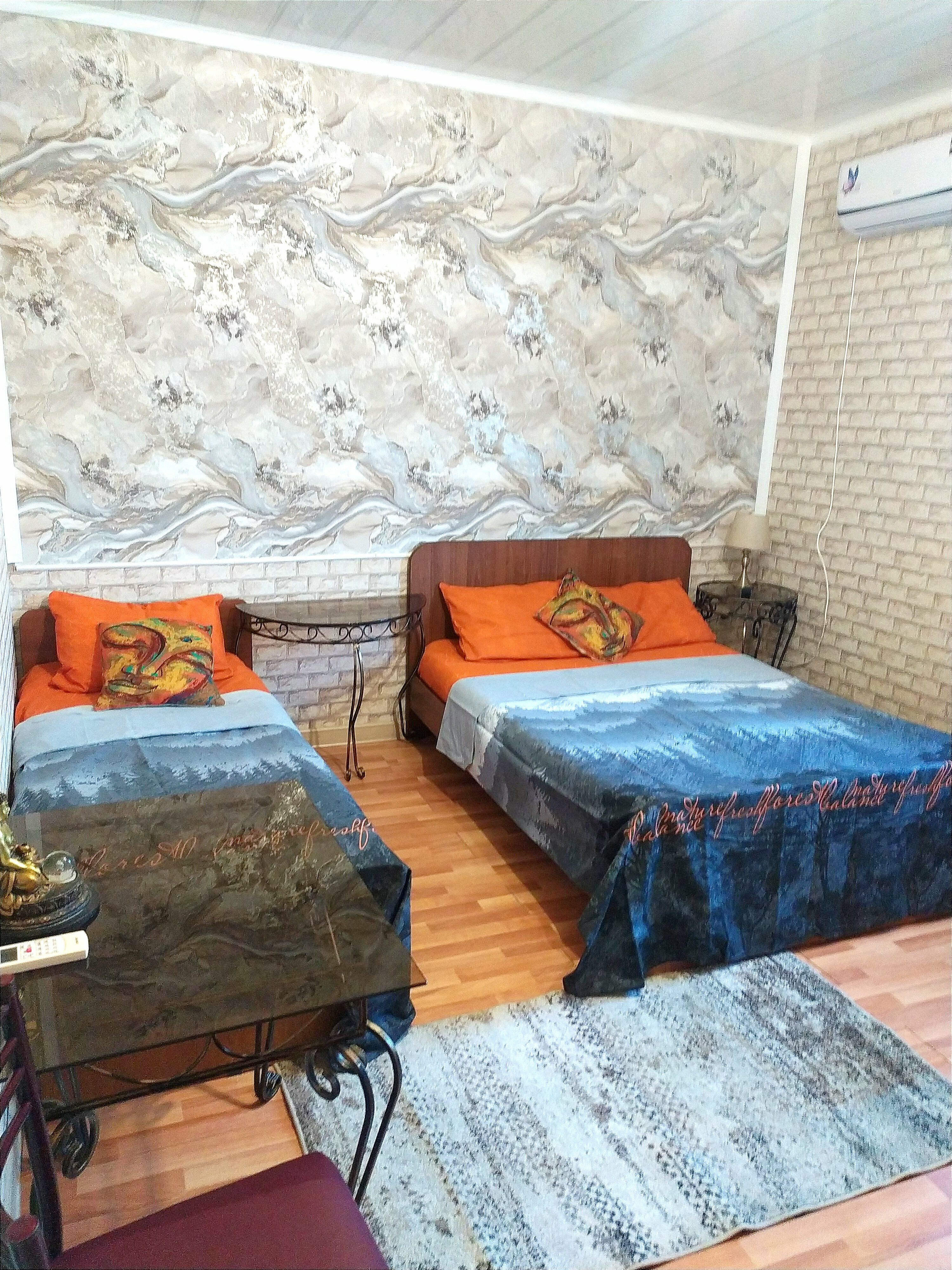 Трехместный номер «Комфорт» с душем