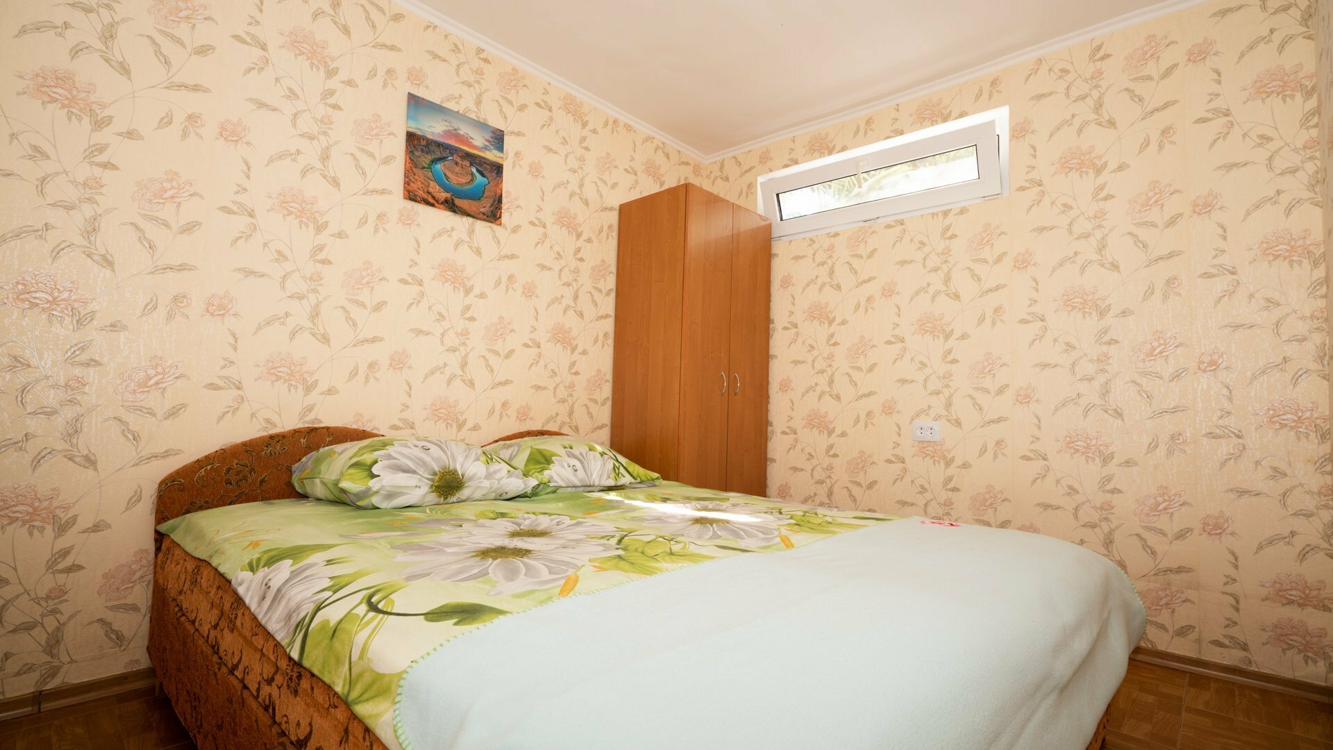 Двухместный номер эконом-класса с 2 отдельными кроватями