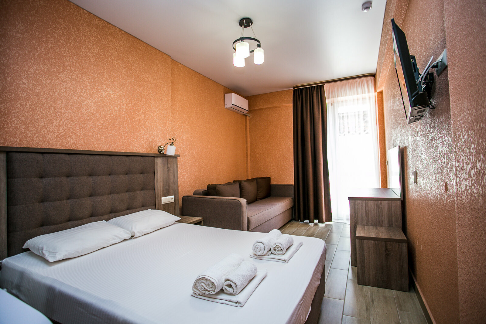 2-местный полулюкс балконом + диван-кровать