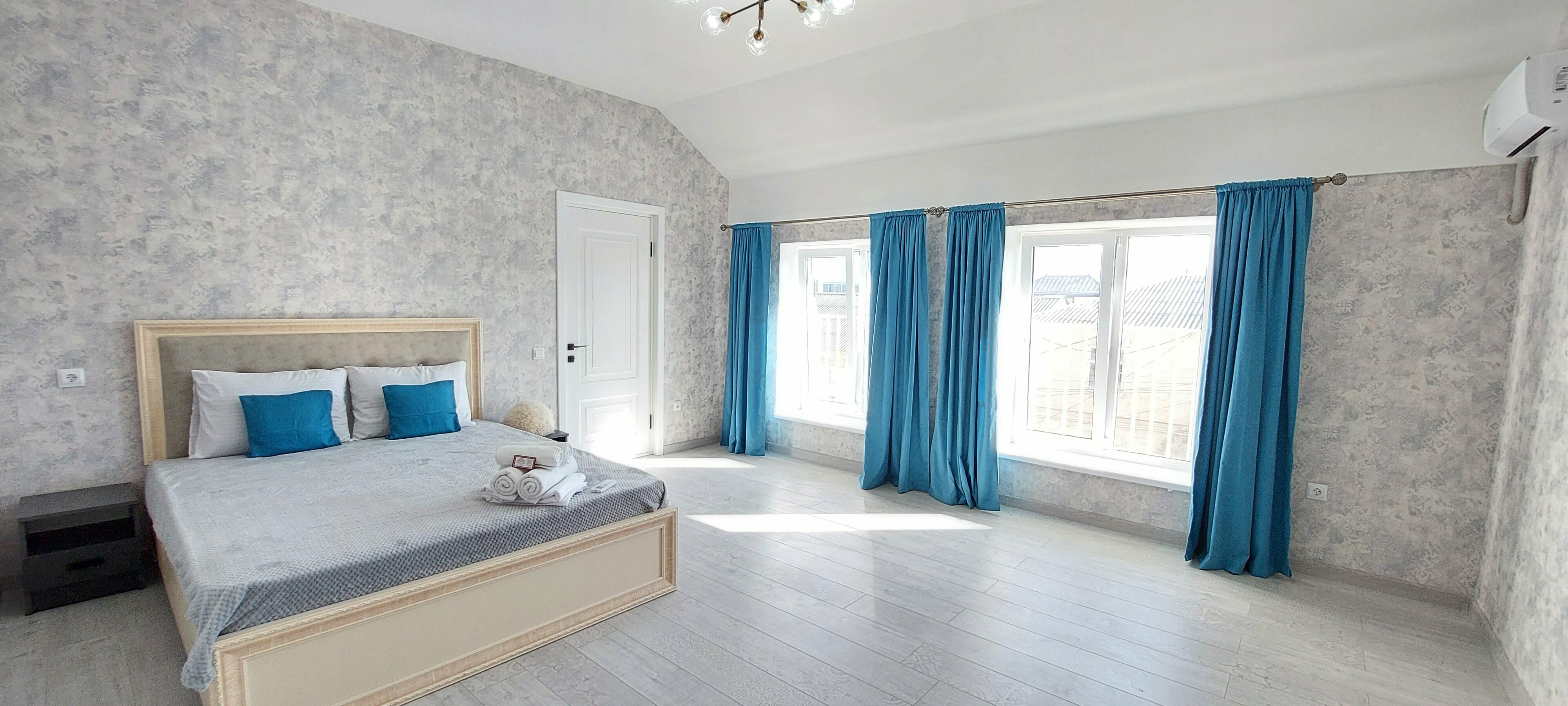 Семейный номер с балконом