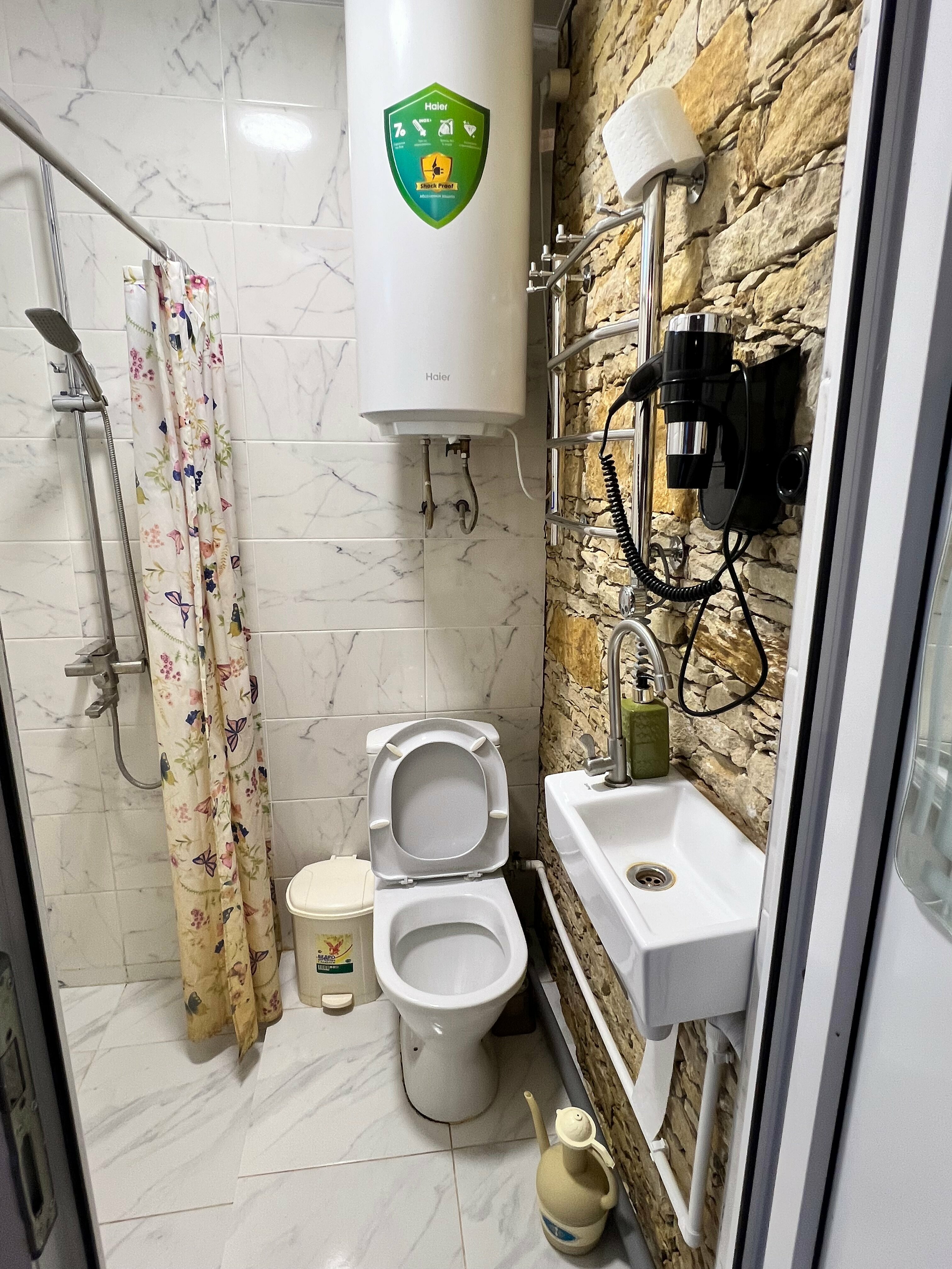 Трехместный номер с видом на горы