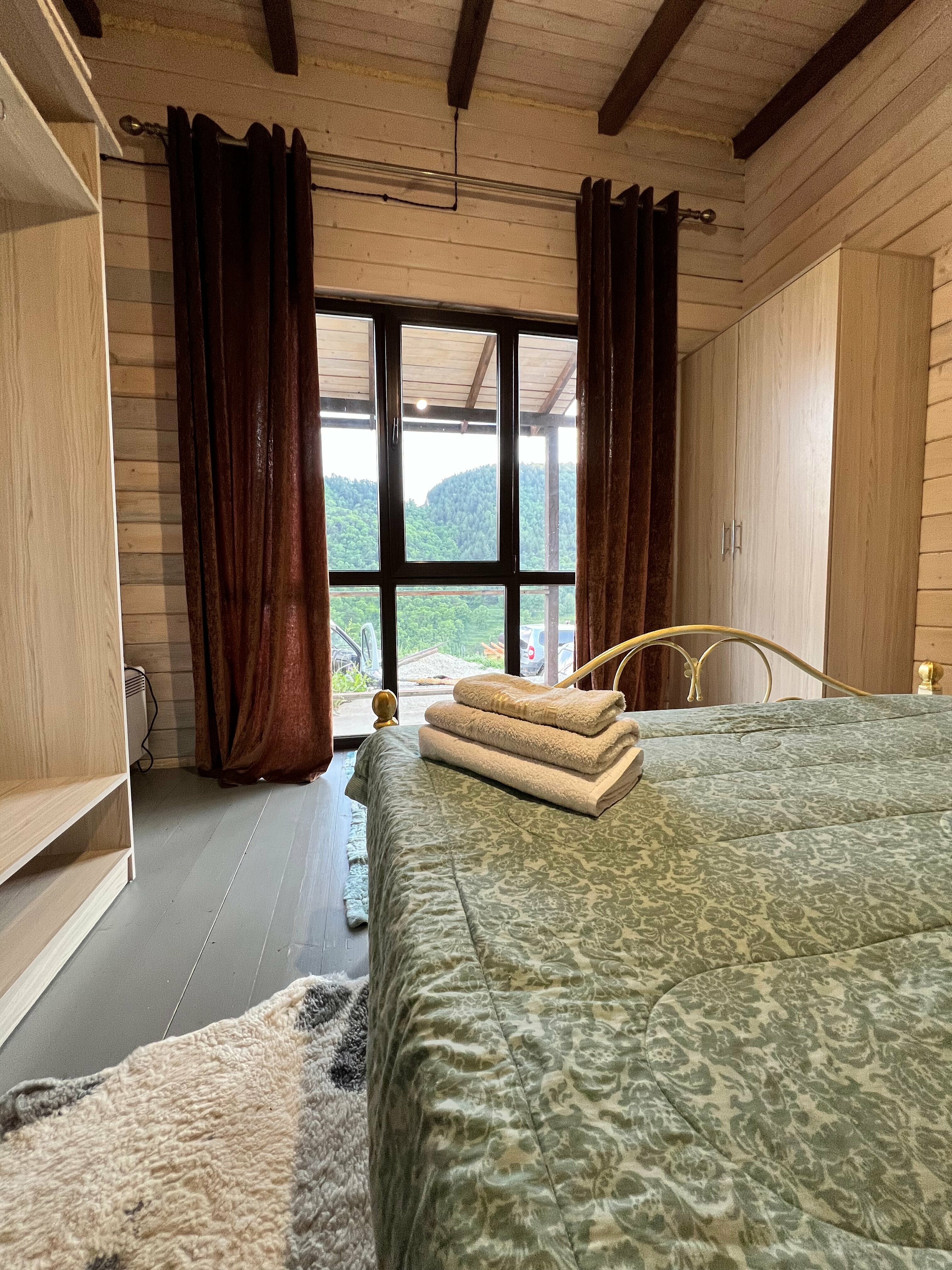 Двухместный номер с личным туалетом и душем на улице