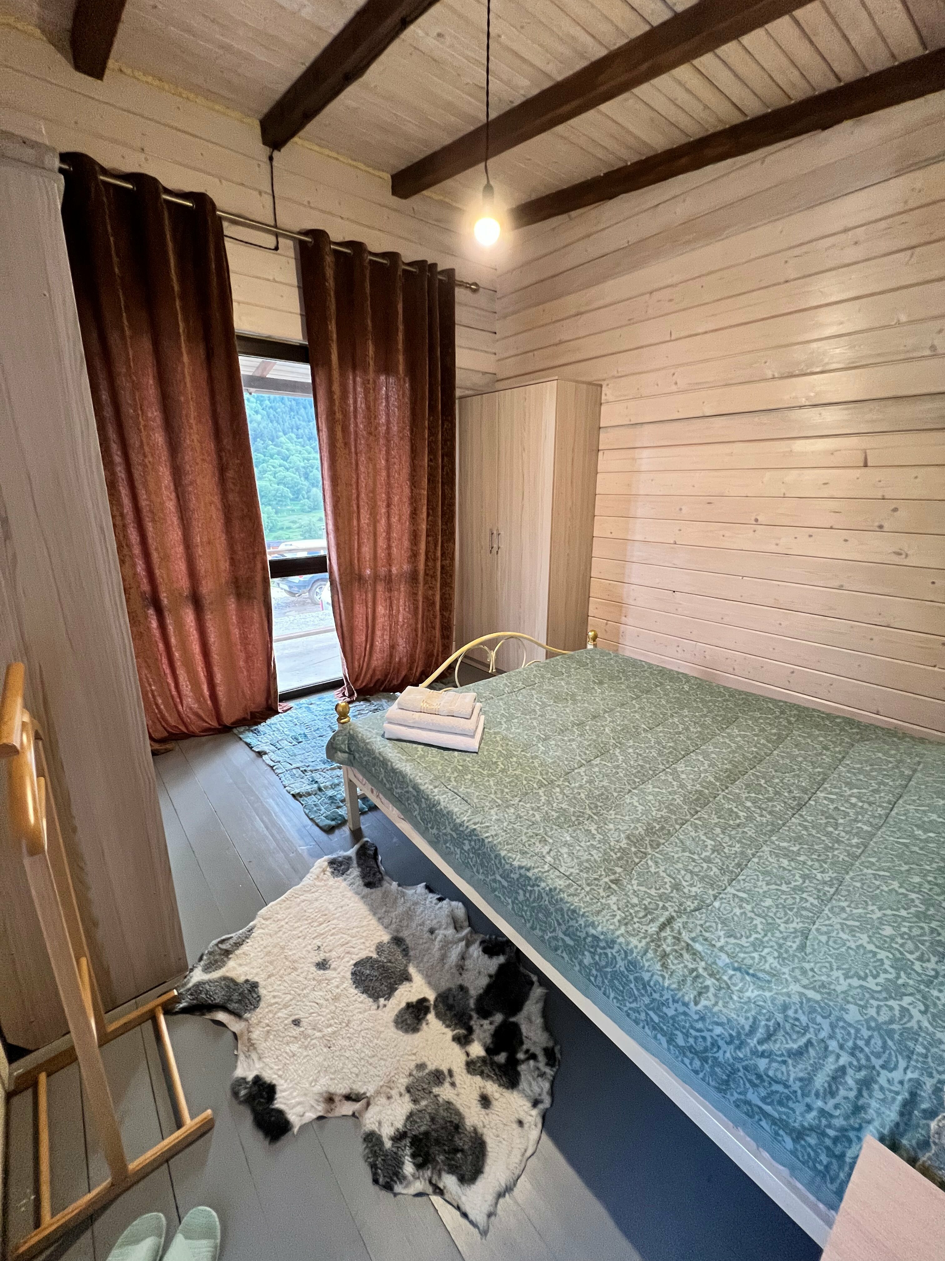 Двухместный номер с личным туалетом и душем на улице