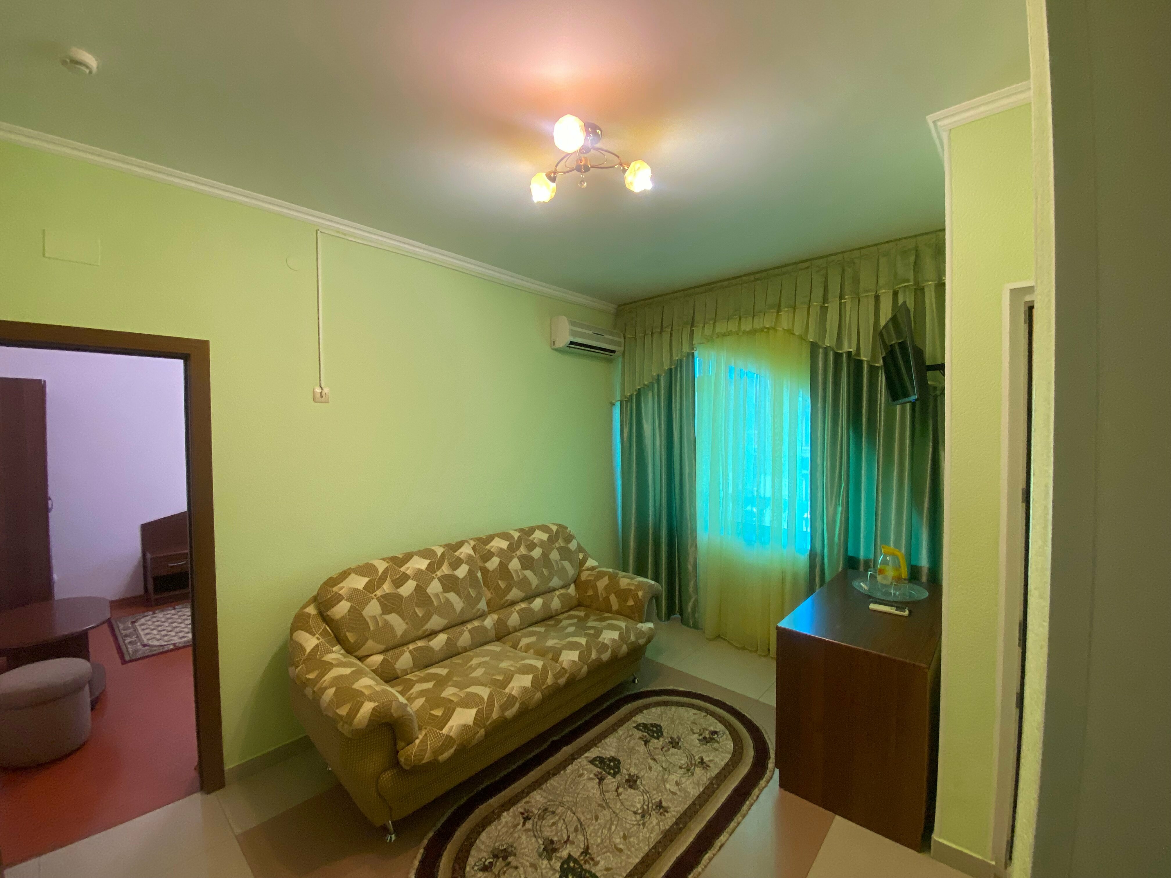 Улучшенный трехместный номер