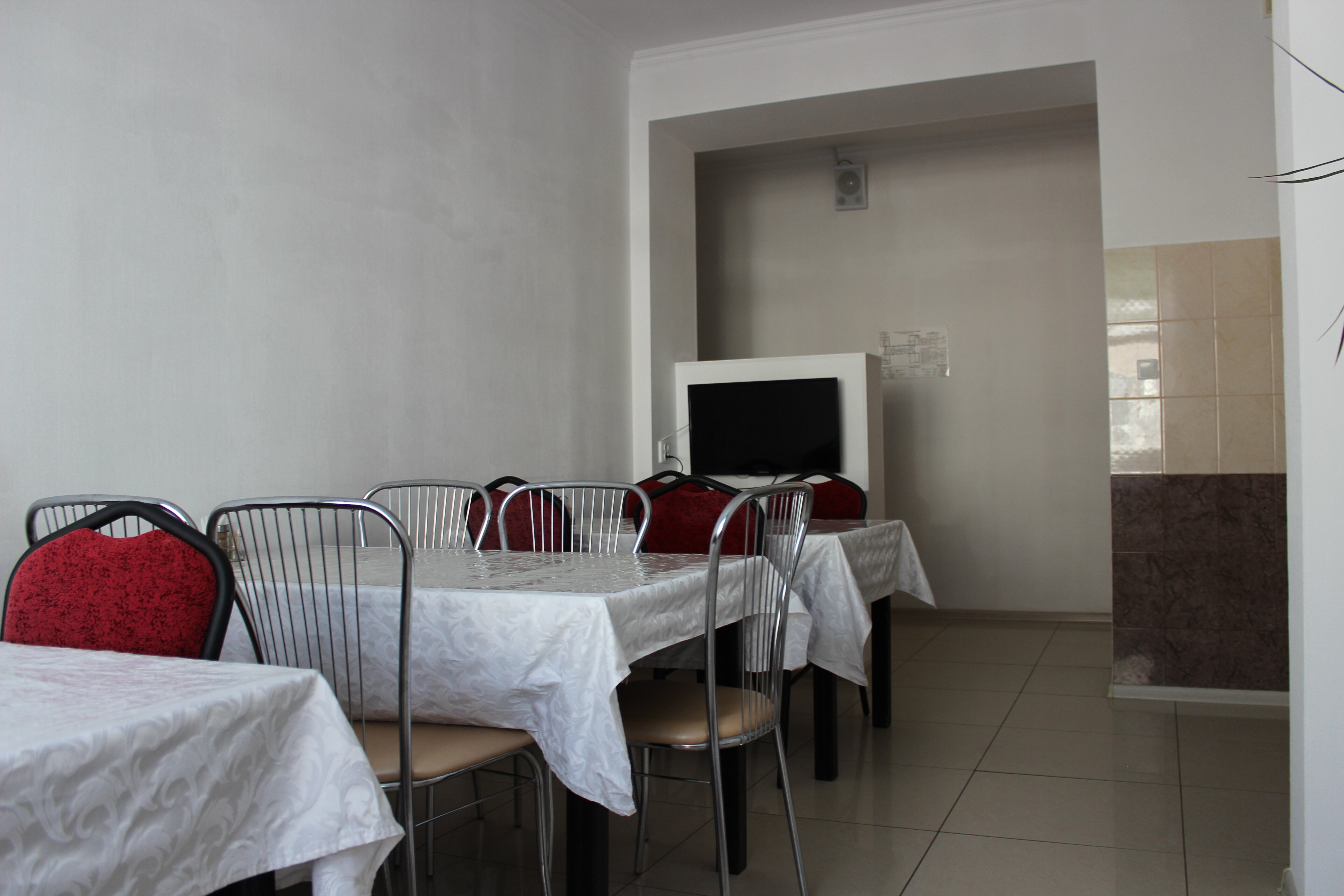 Четырехместный номер с общей ванной комнатой