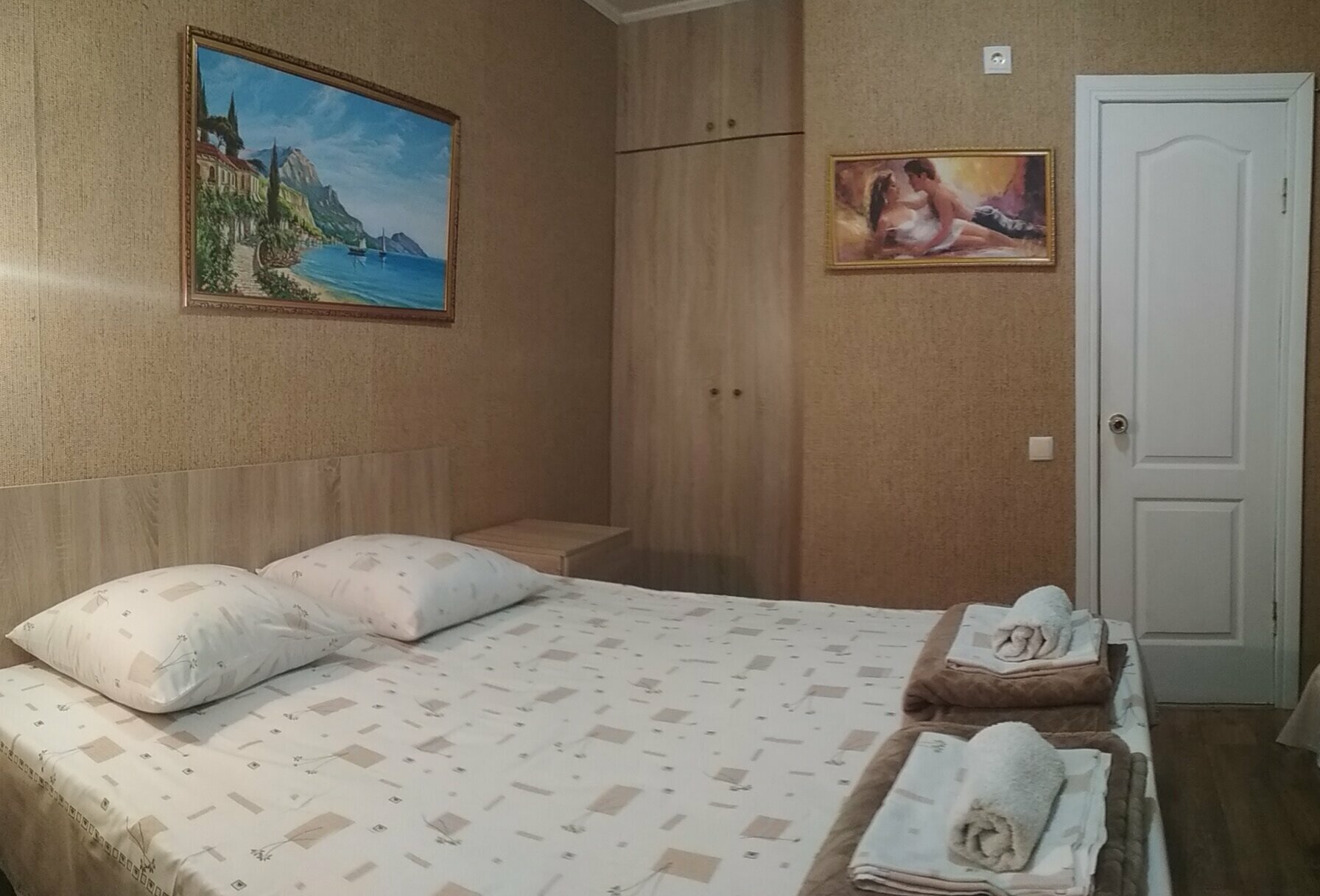 Трехместный номер «Комфорт» с душем