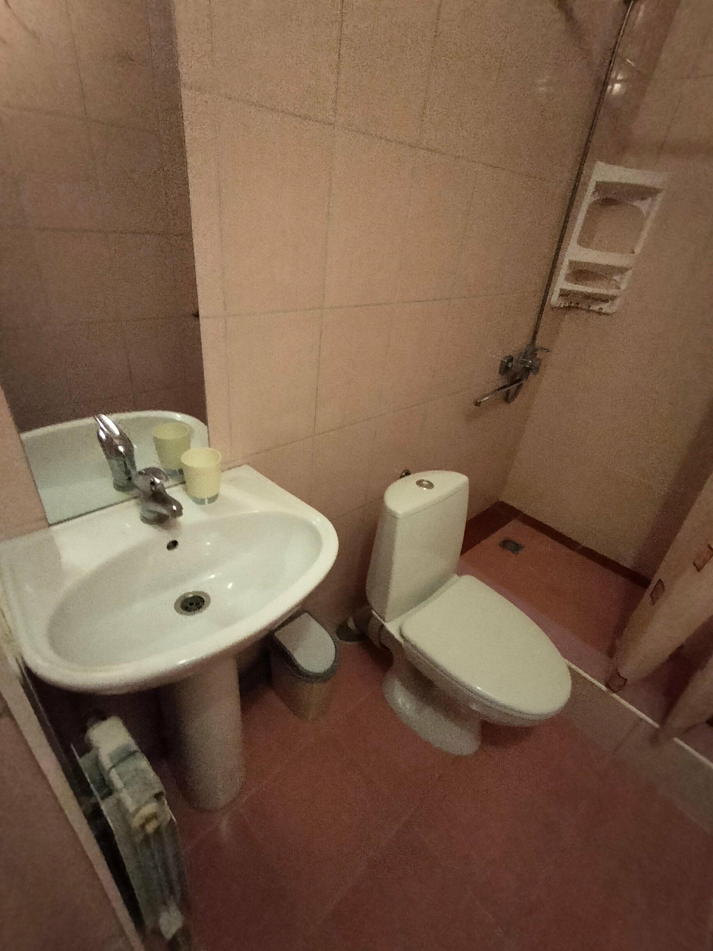 Трехместный номер с собственной ванной комнатой