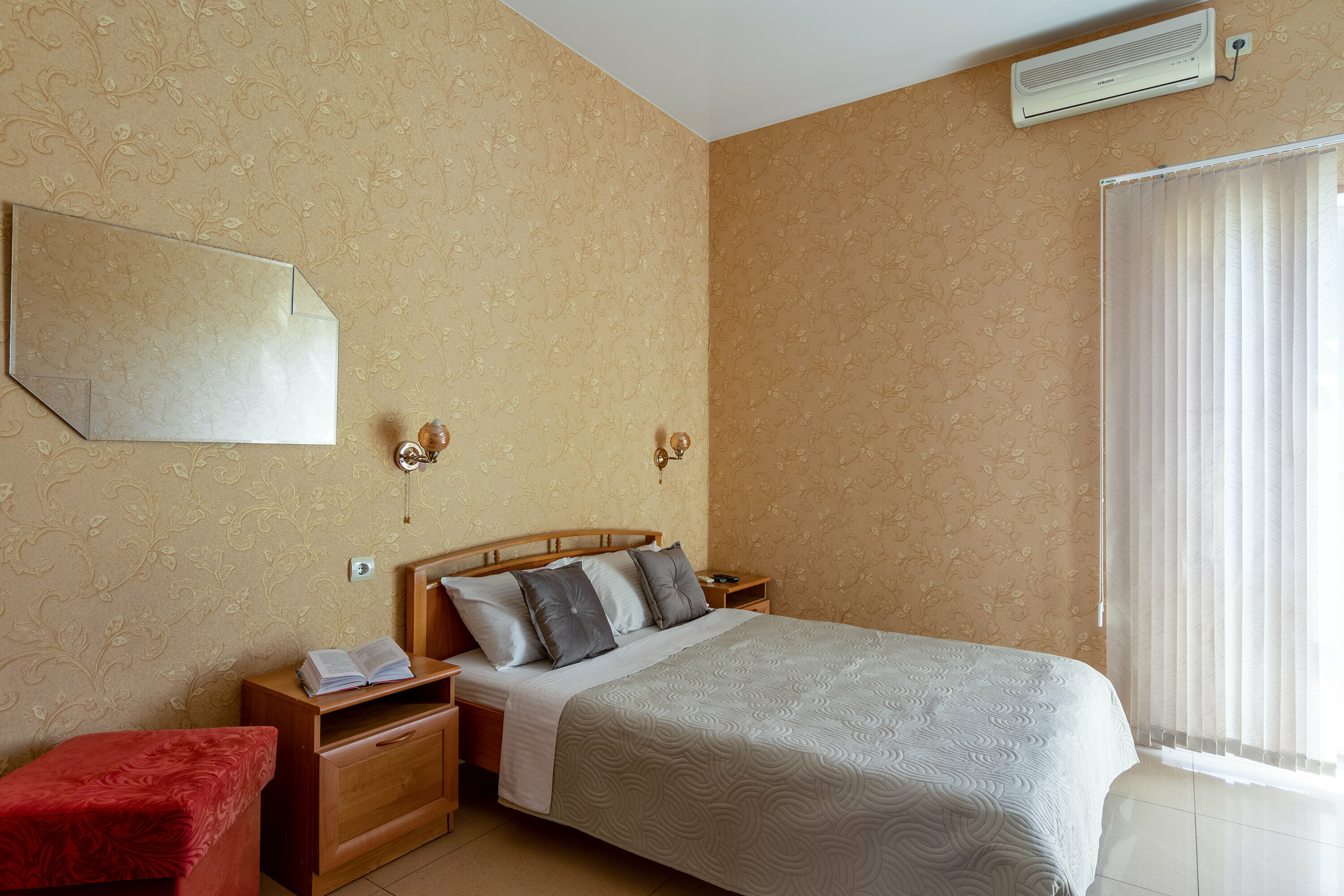 Трехместный номер с балконом