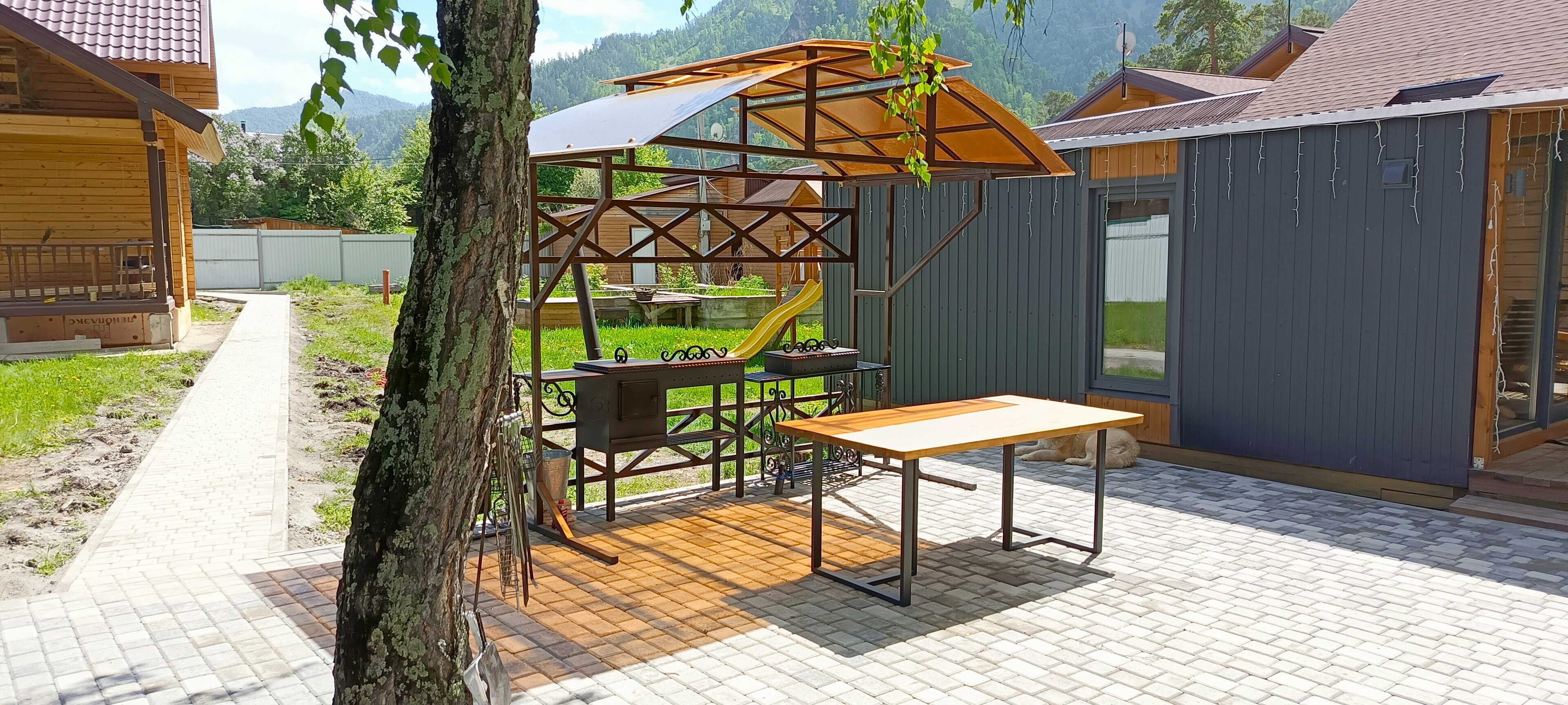 Дом с видом на лес