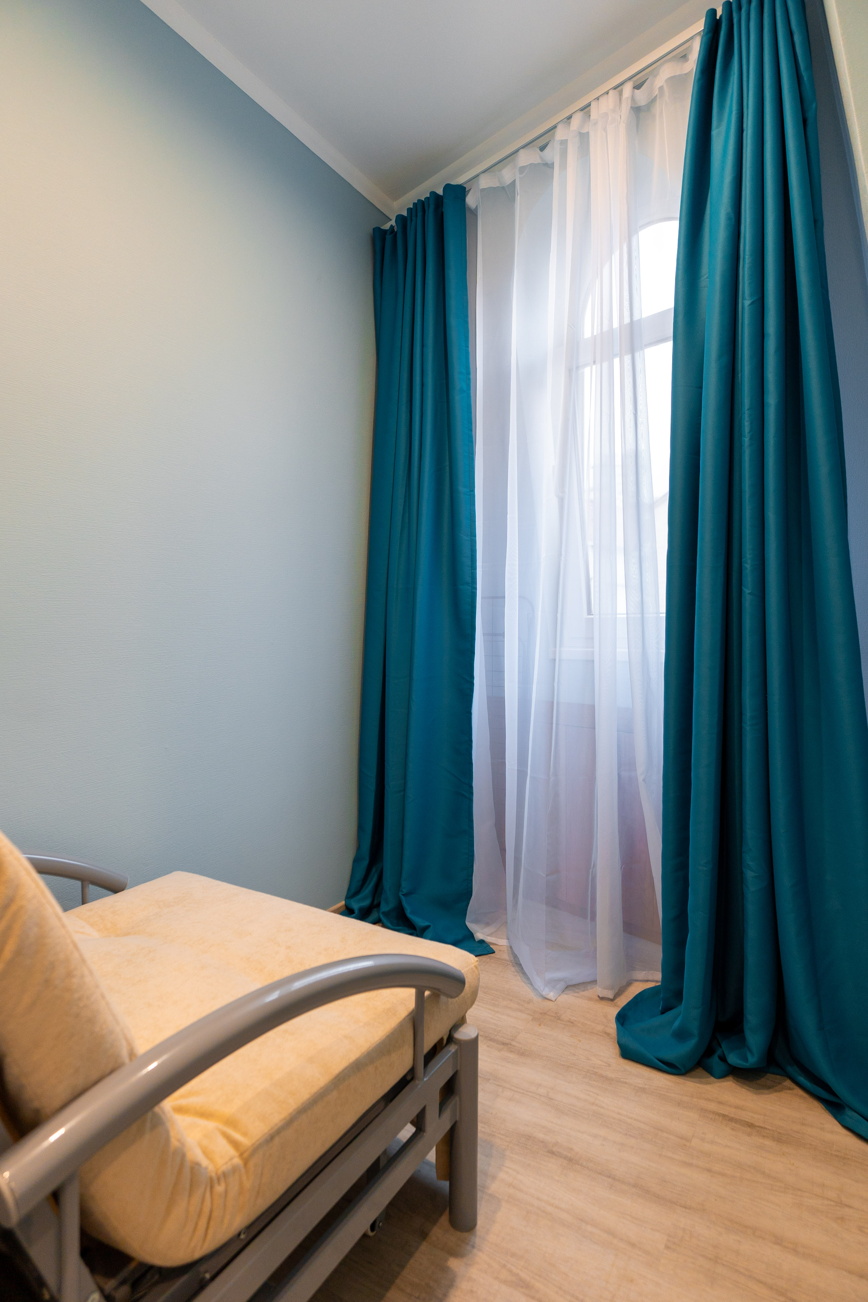 Трехместный номер с собственной ванной комнатой