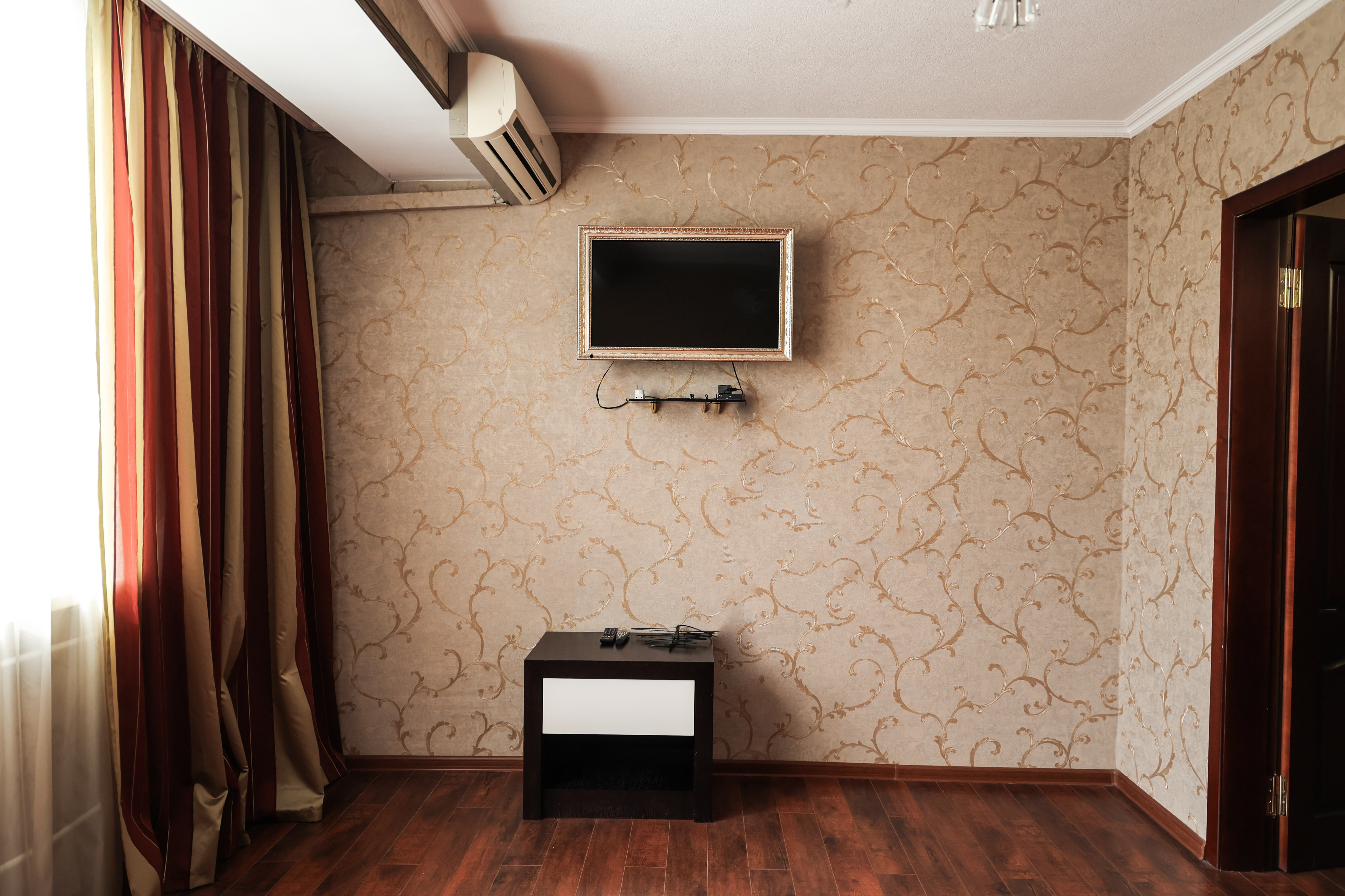 Просторный двухместный номер с 2 отдельными кроватями