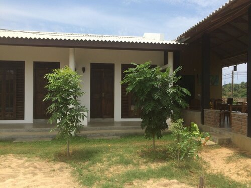 Двухместный номер «Комфорт» с 1 двуспальной кроватью, 2 односпальные кровати, вид на сад в Summer Cottage