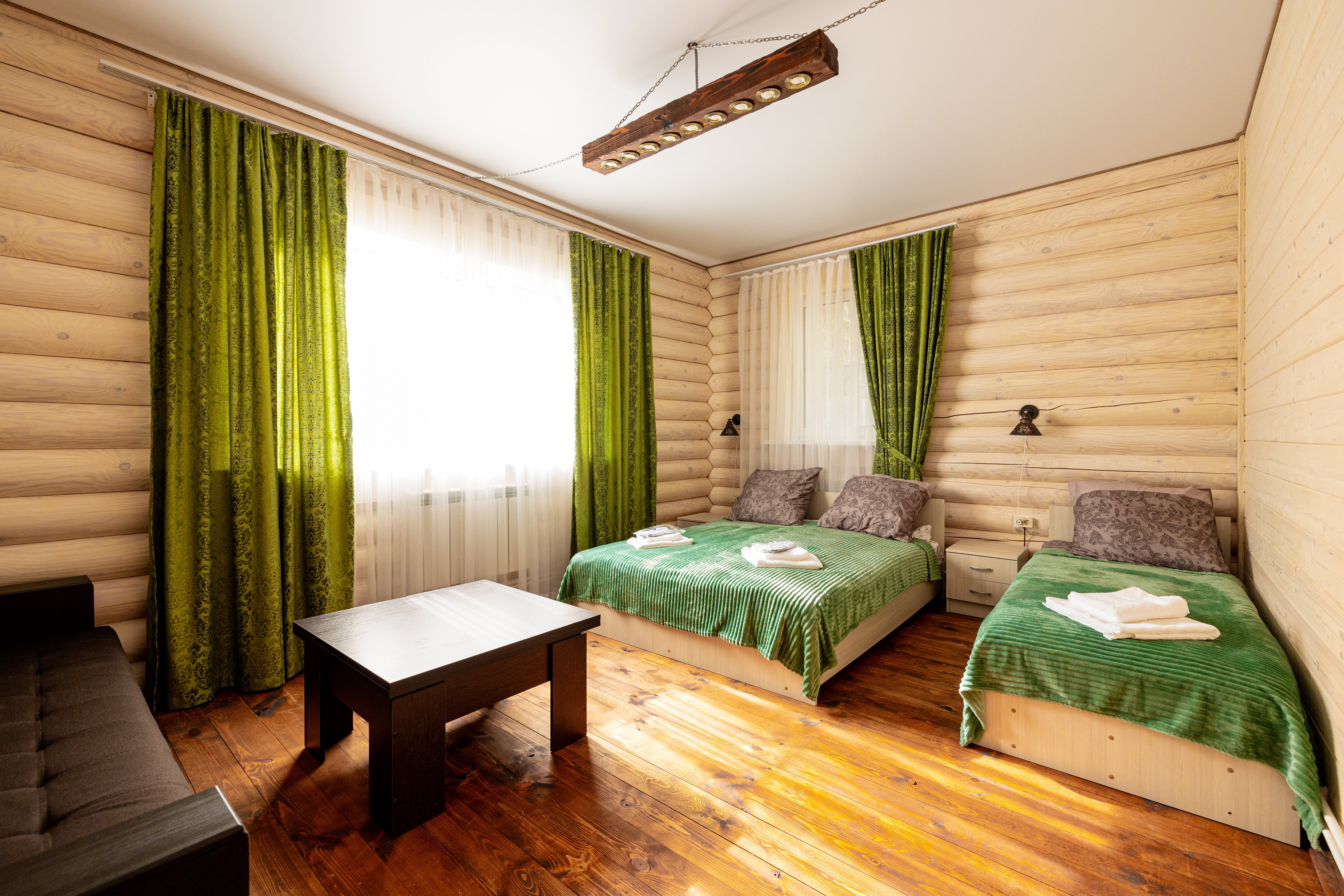 Коттедж с видом на лес