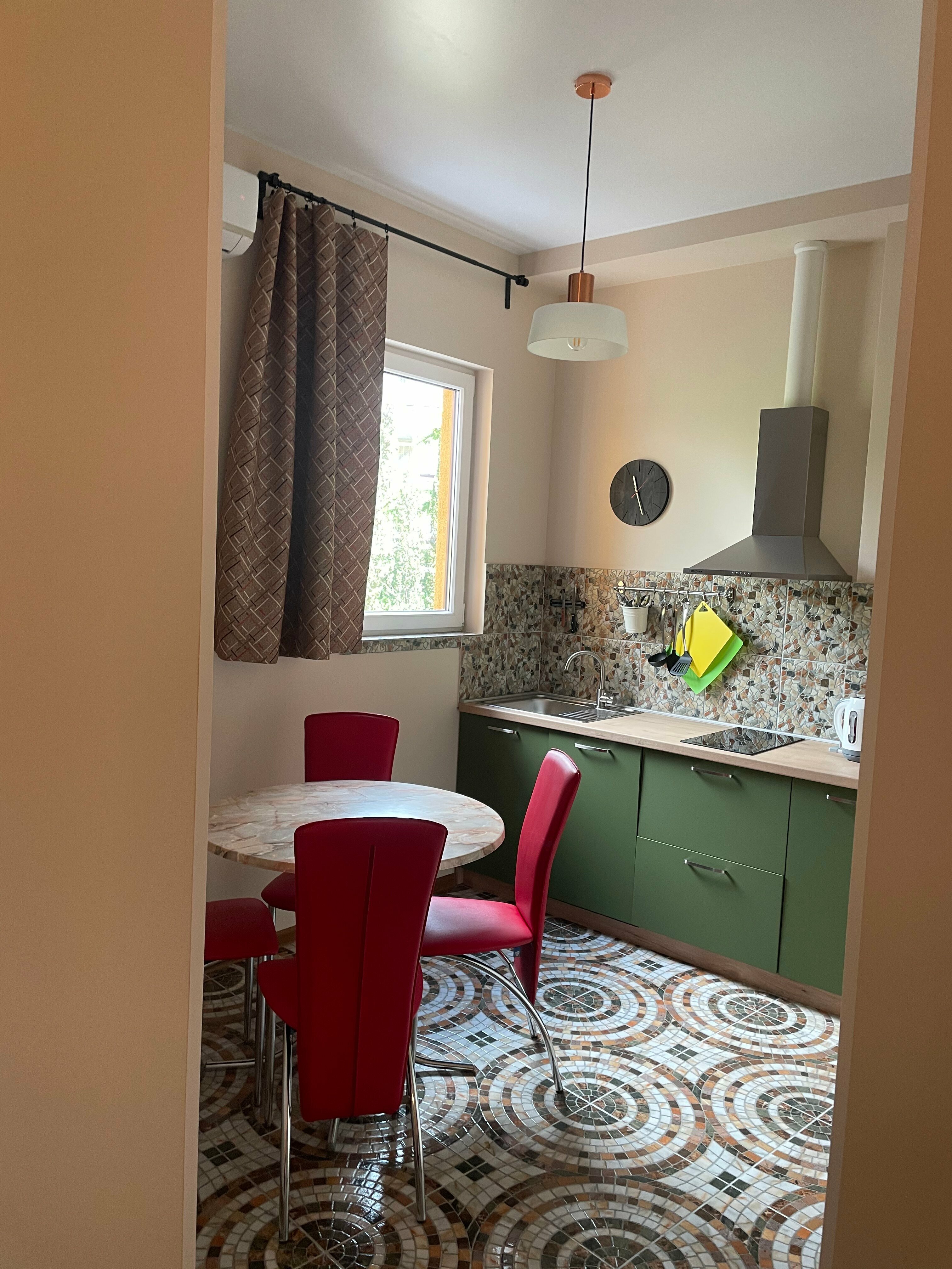 Студия с видом на море и горы