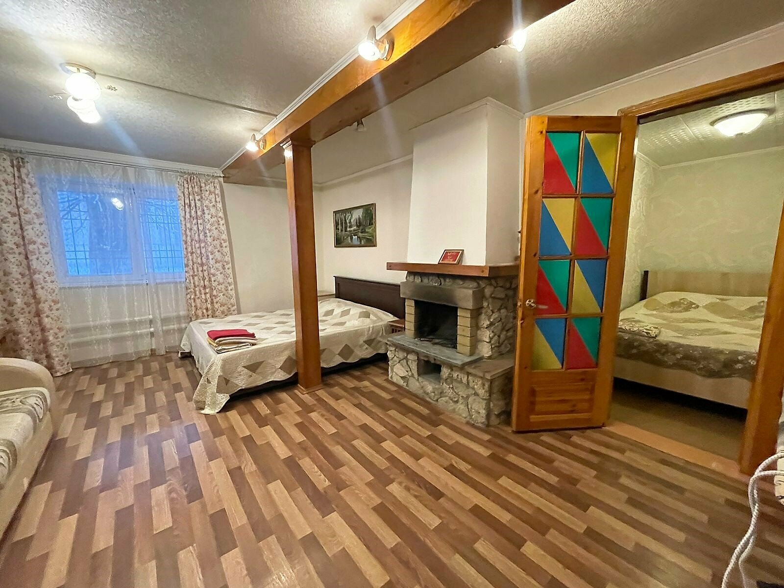 Двухуровневый домик с камином