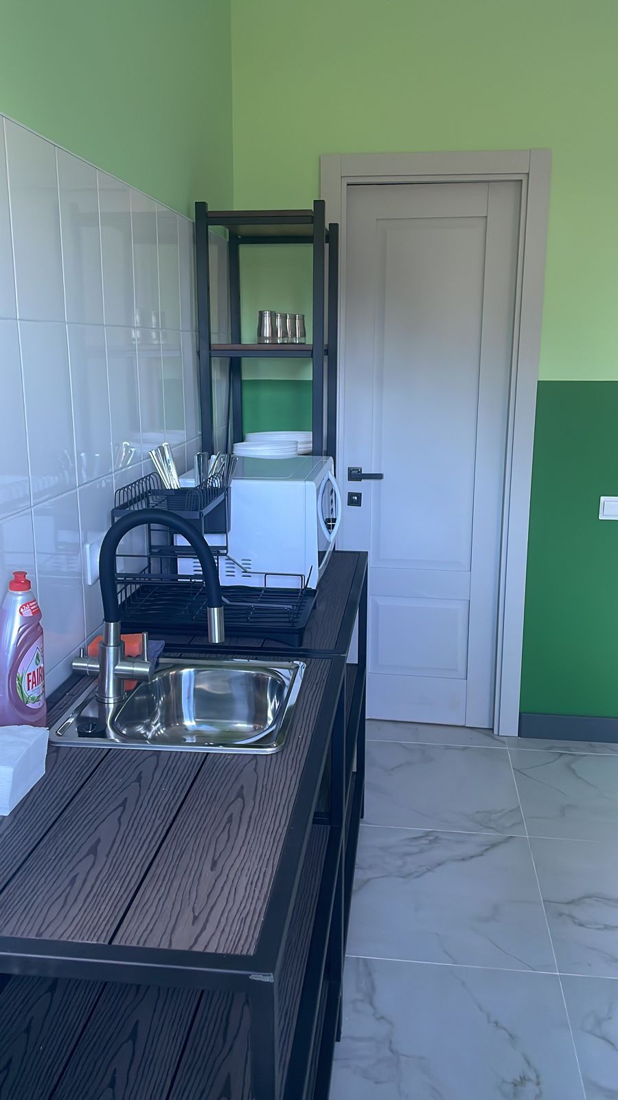 Трехместный номер с общей ванной комнатой