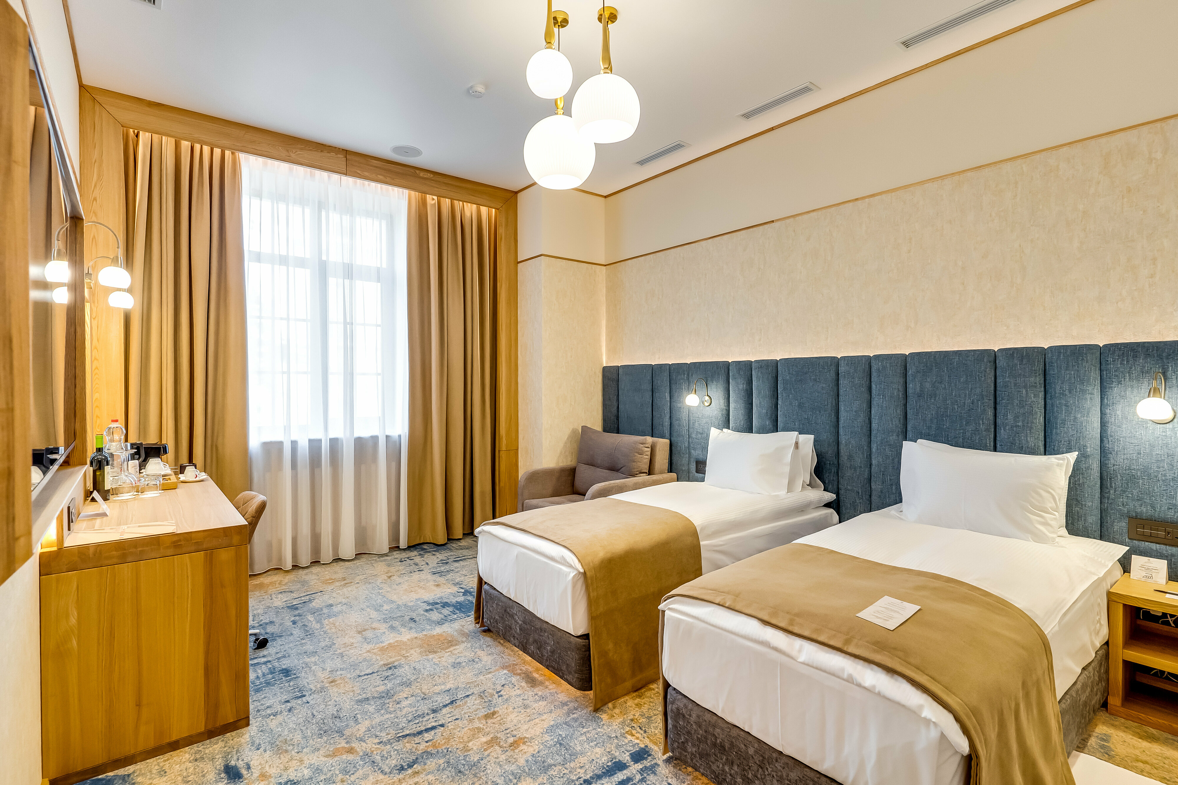 Улучшенный двухместный номер с 1 кроватью или 2 отдельными кроватями, вид на город