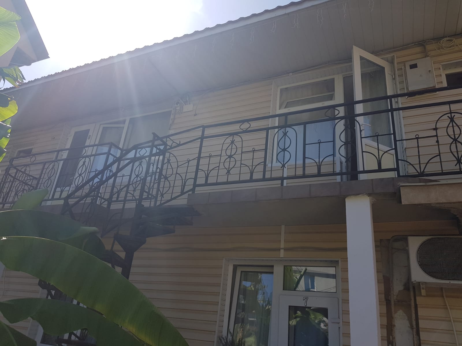 Двухместный номер эконом-класса с 2 отдельными кроватями