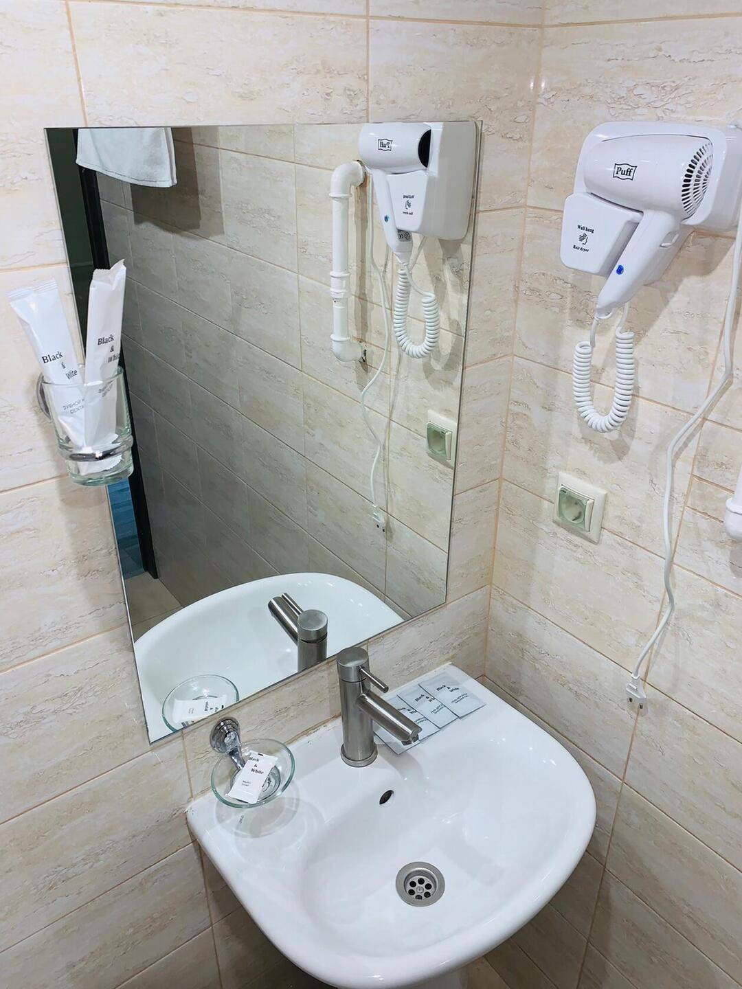 Улучшенный двухместный номер с 2 отдельными кроватями