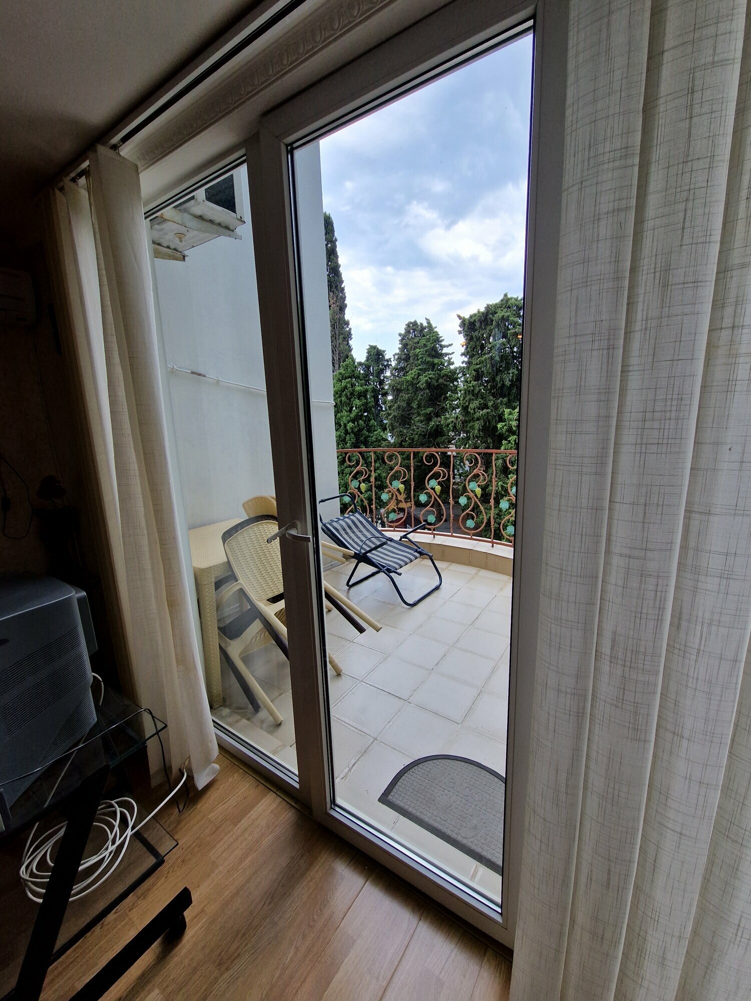 Двухместный номер Делюкс с 1 кроватью и боковым видом на море