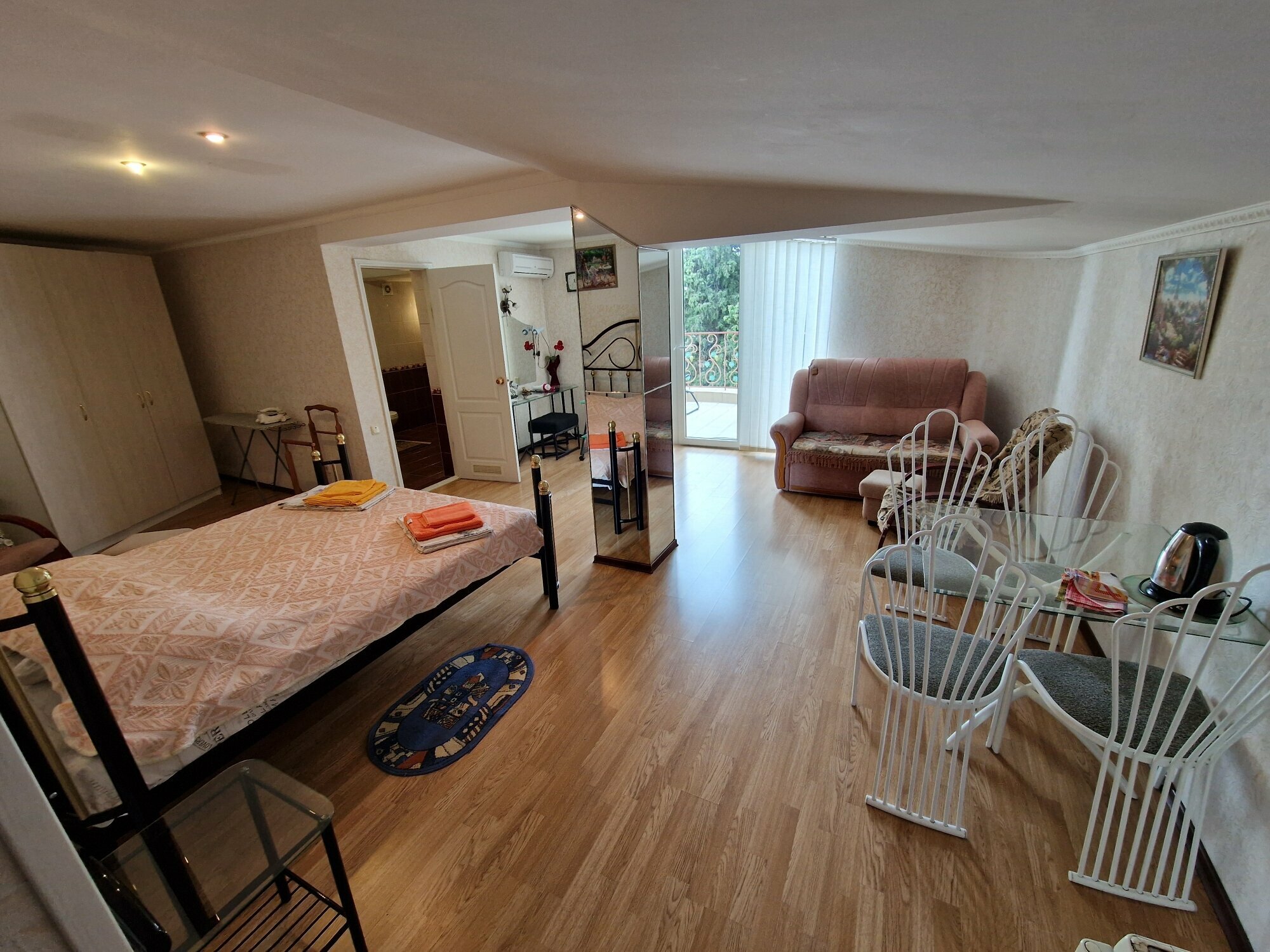 Двухместный номер Делюкс с 1 кроватью и боковым видом на море