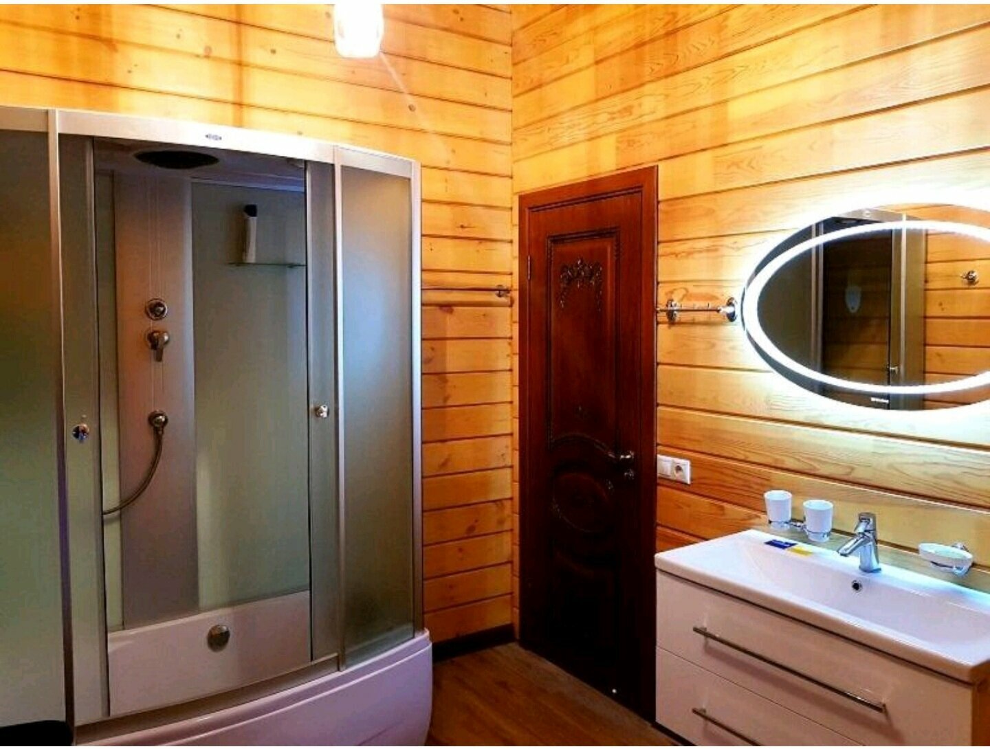 Коттедж с видом на лес