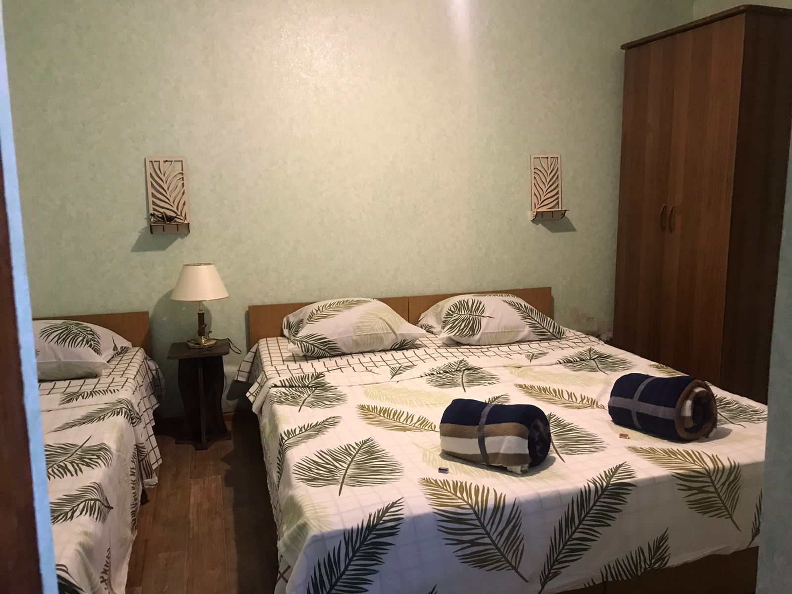 Семейный номер с видом на сад