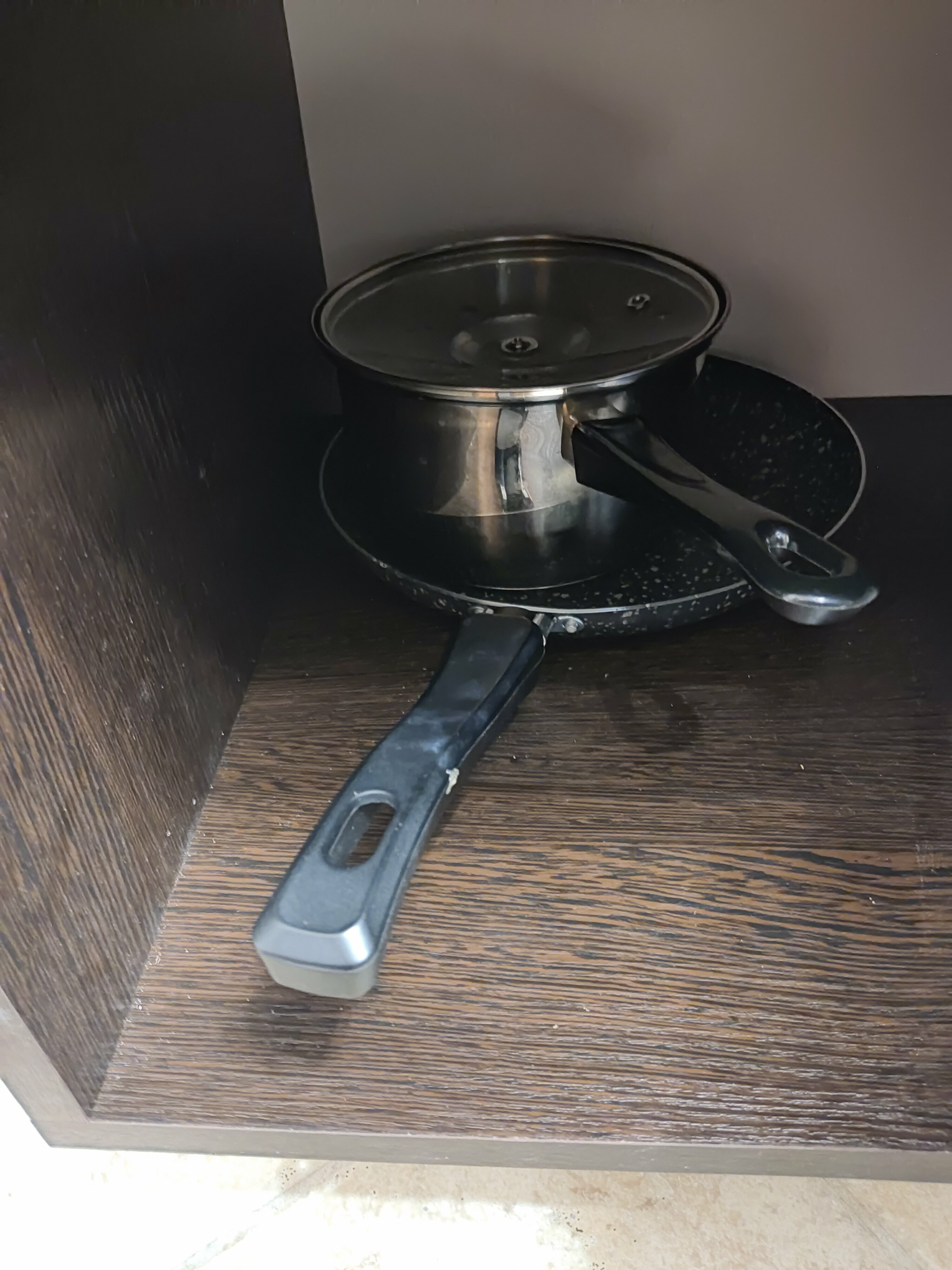 Четырехместный номер с ванной комнатой