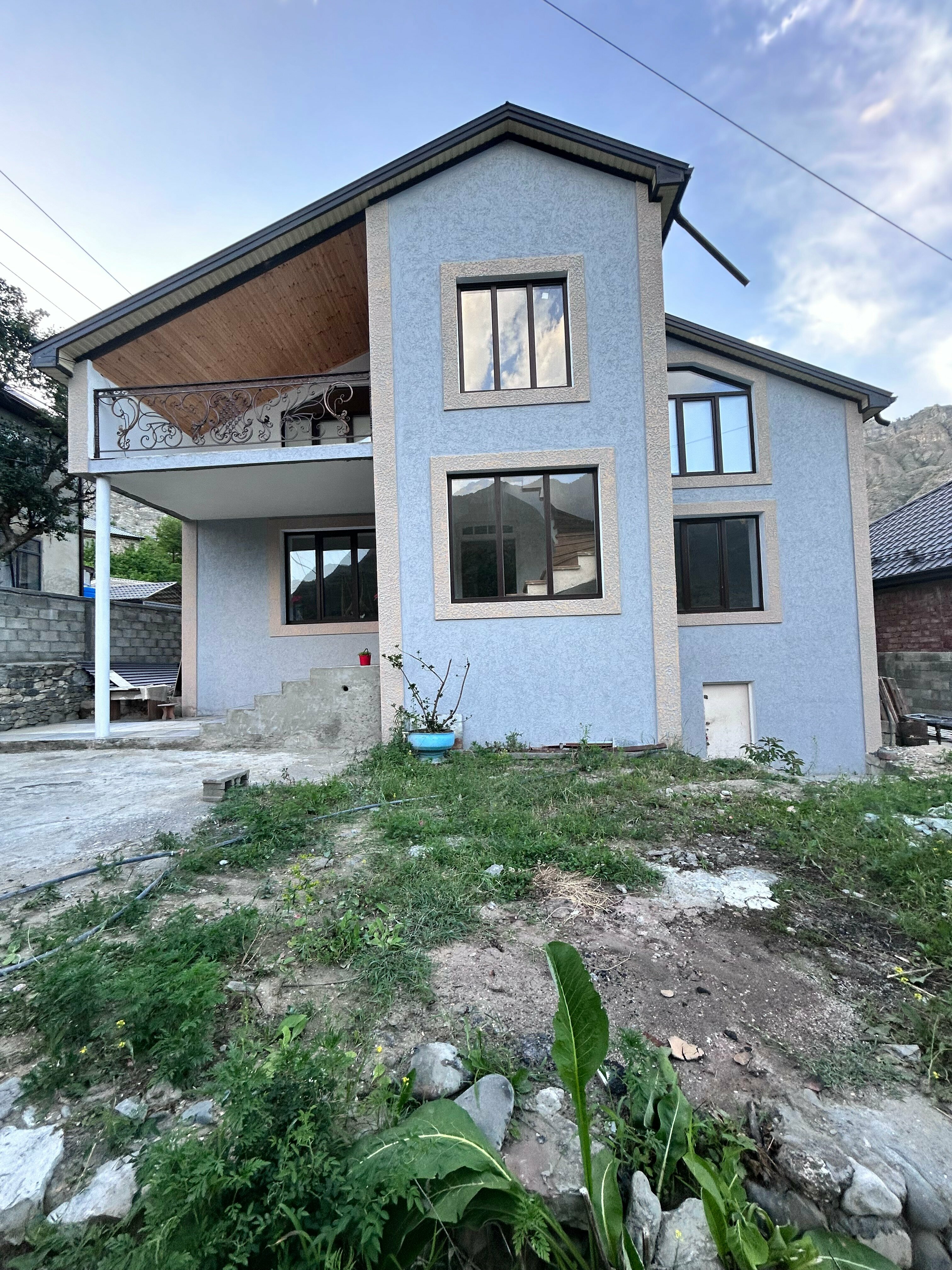 Трехместный номер «Комфорт» с душем