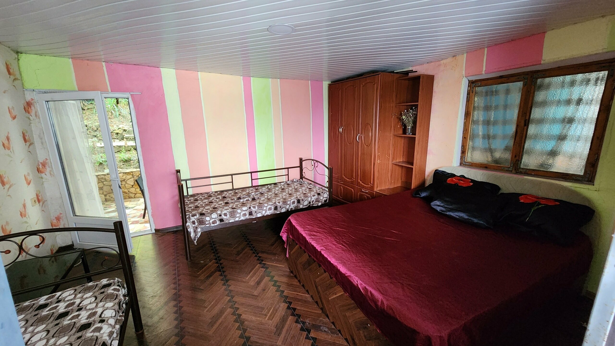 Четырехместный номер с видом на сад