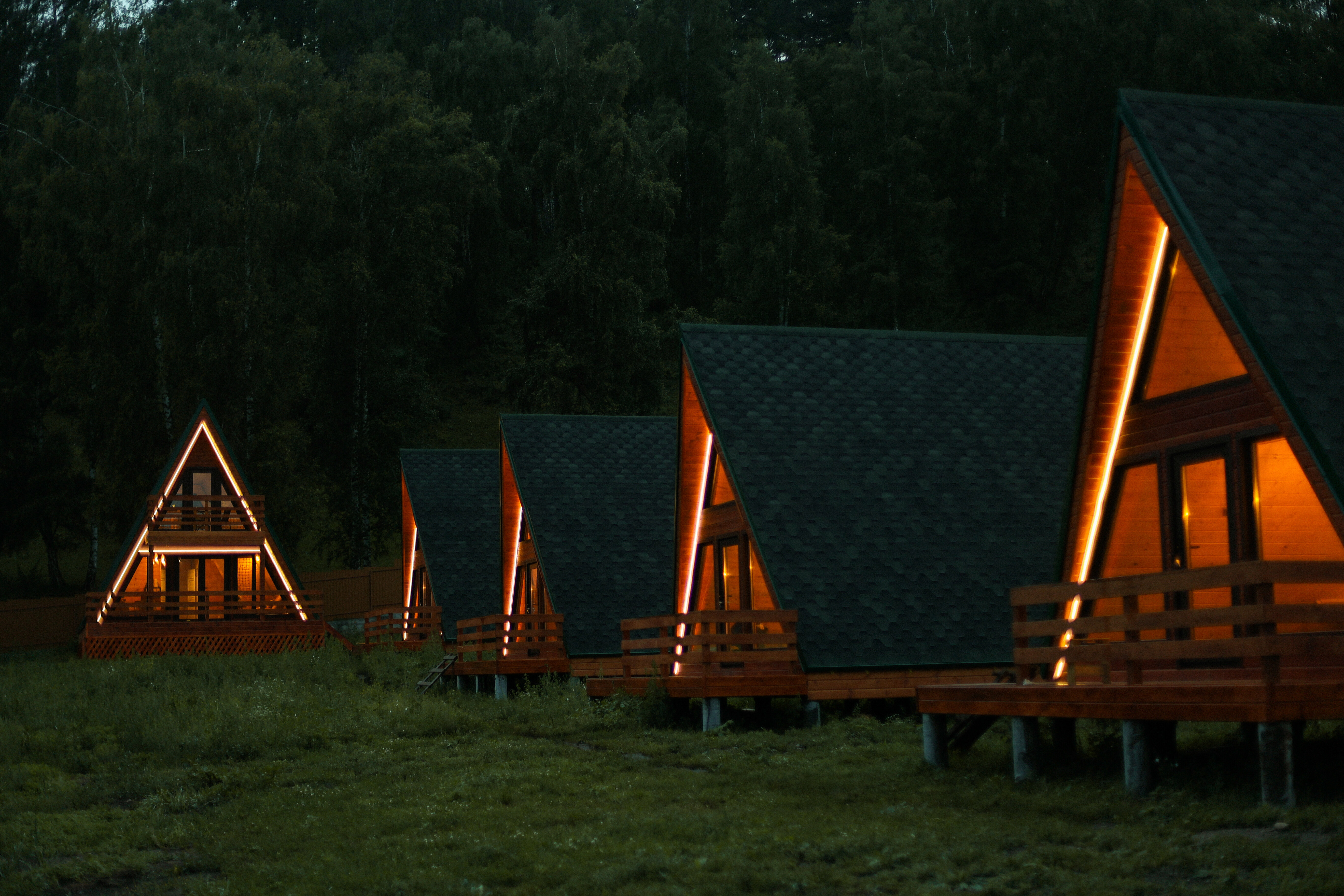 Дом с балконом