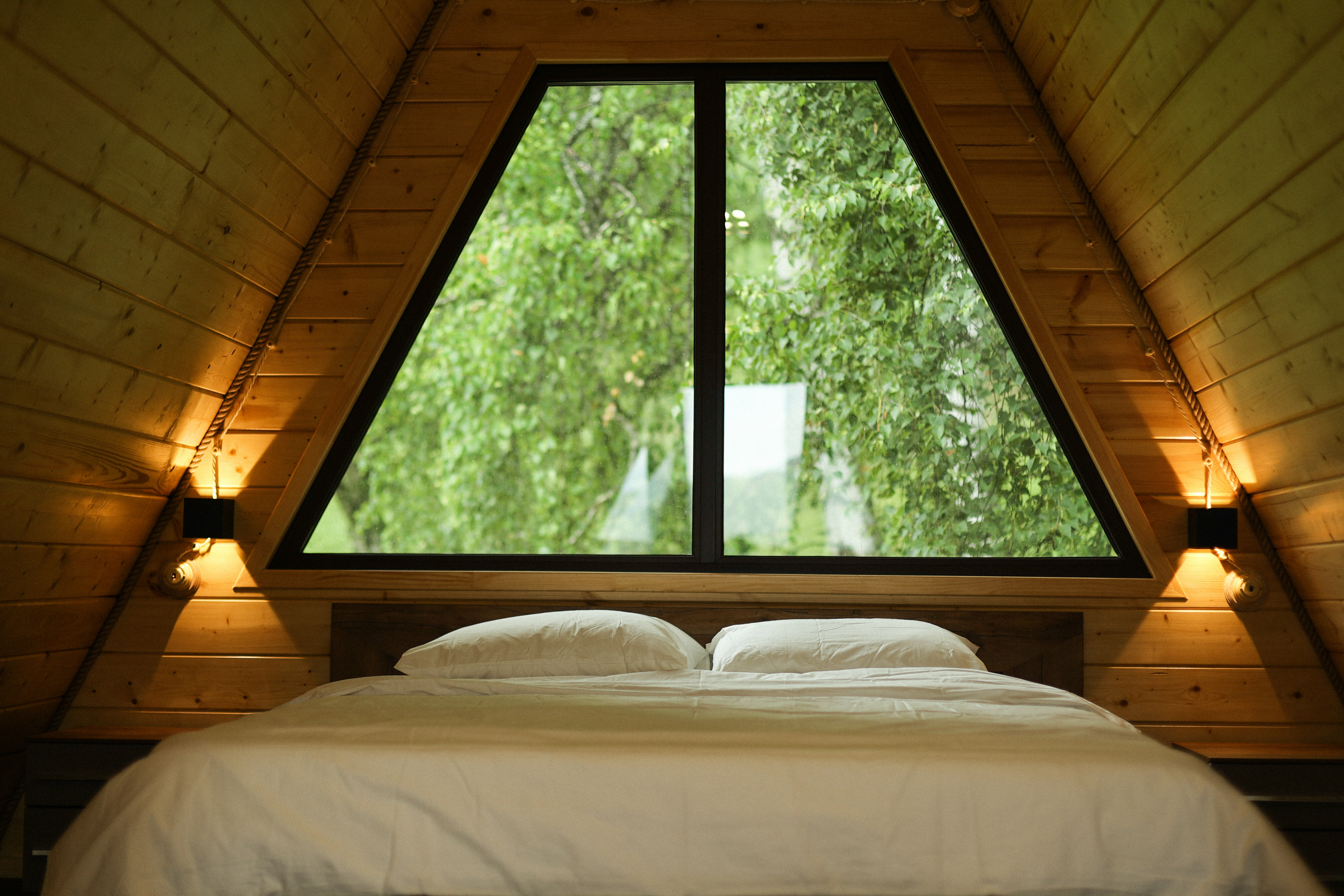 Дом с балконом