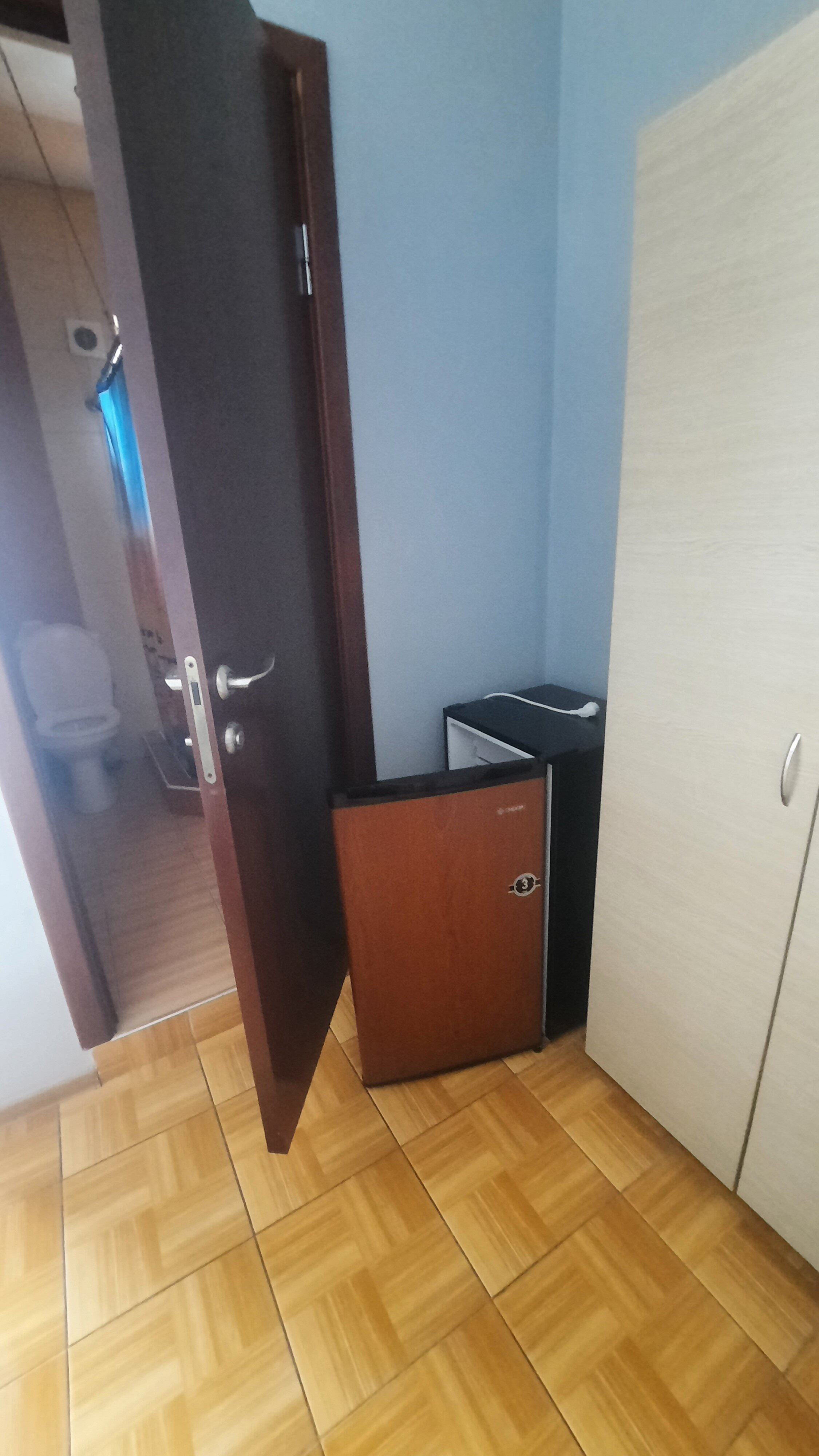 Трехместный номер «Комфорт» с душем