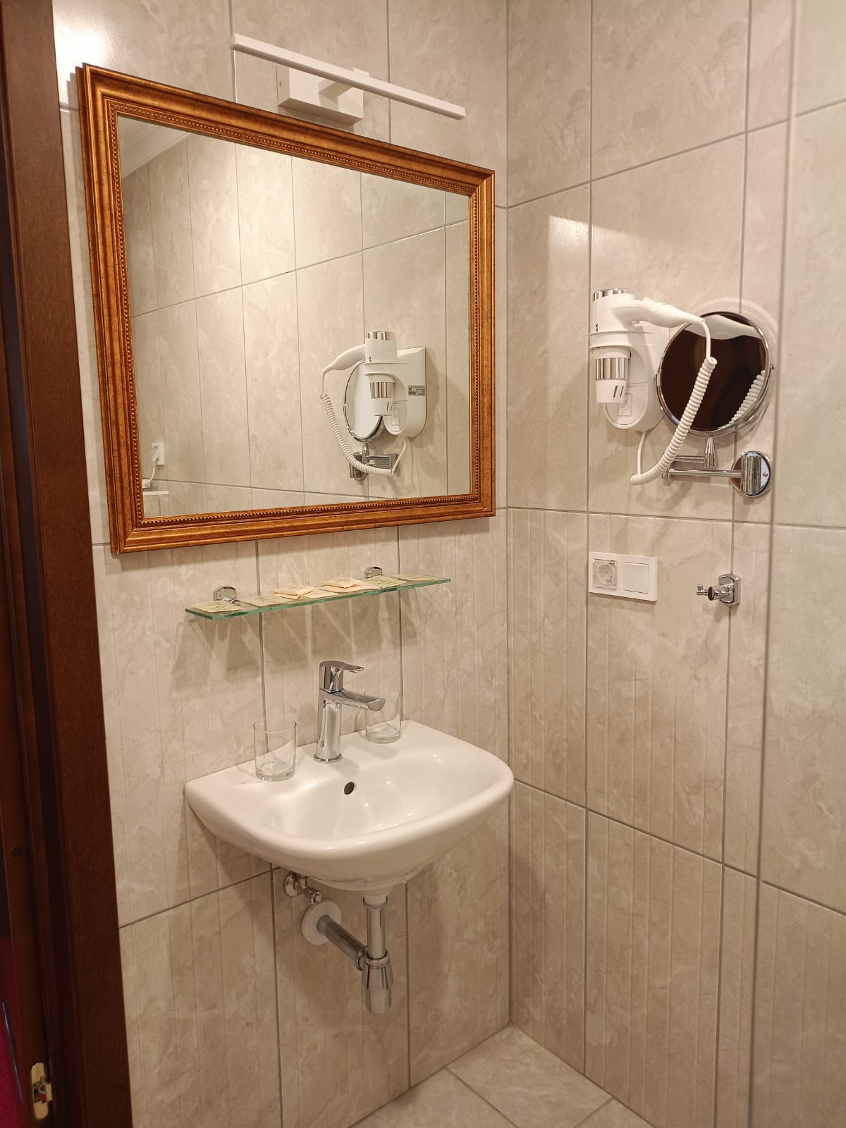 Небольшой двухместный номер с 1 кроватью