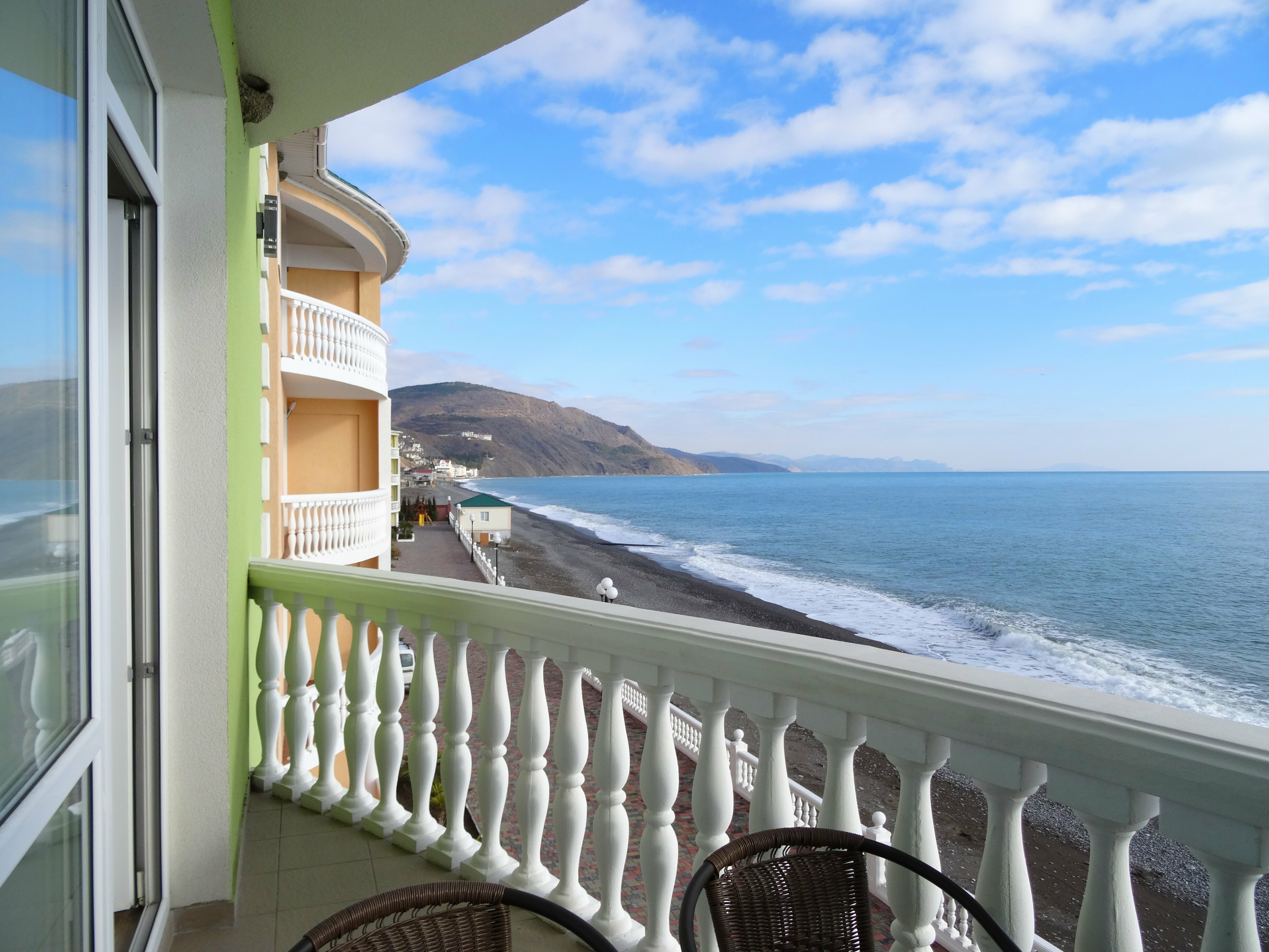 Семейный номер с видом на море