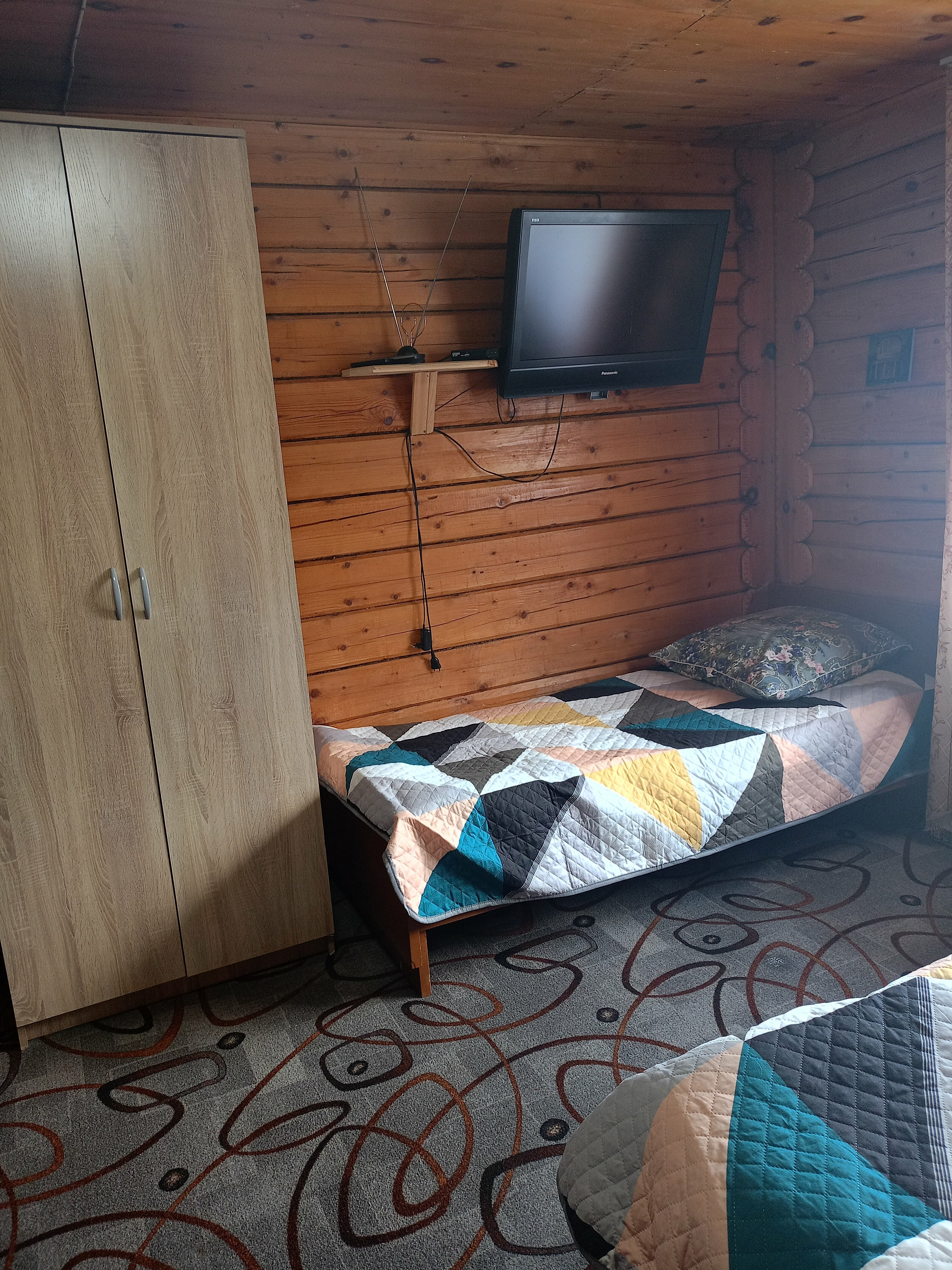 Семейный номер с видом на озеро