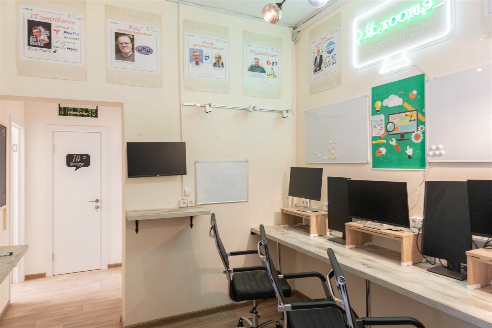 Кровать в общем номере для женщин с 4 кроватями