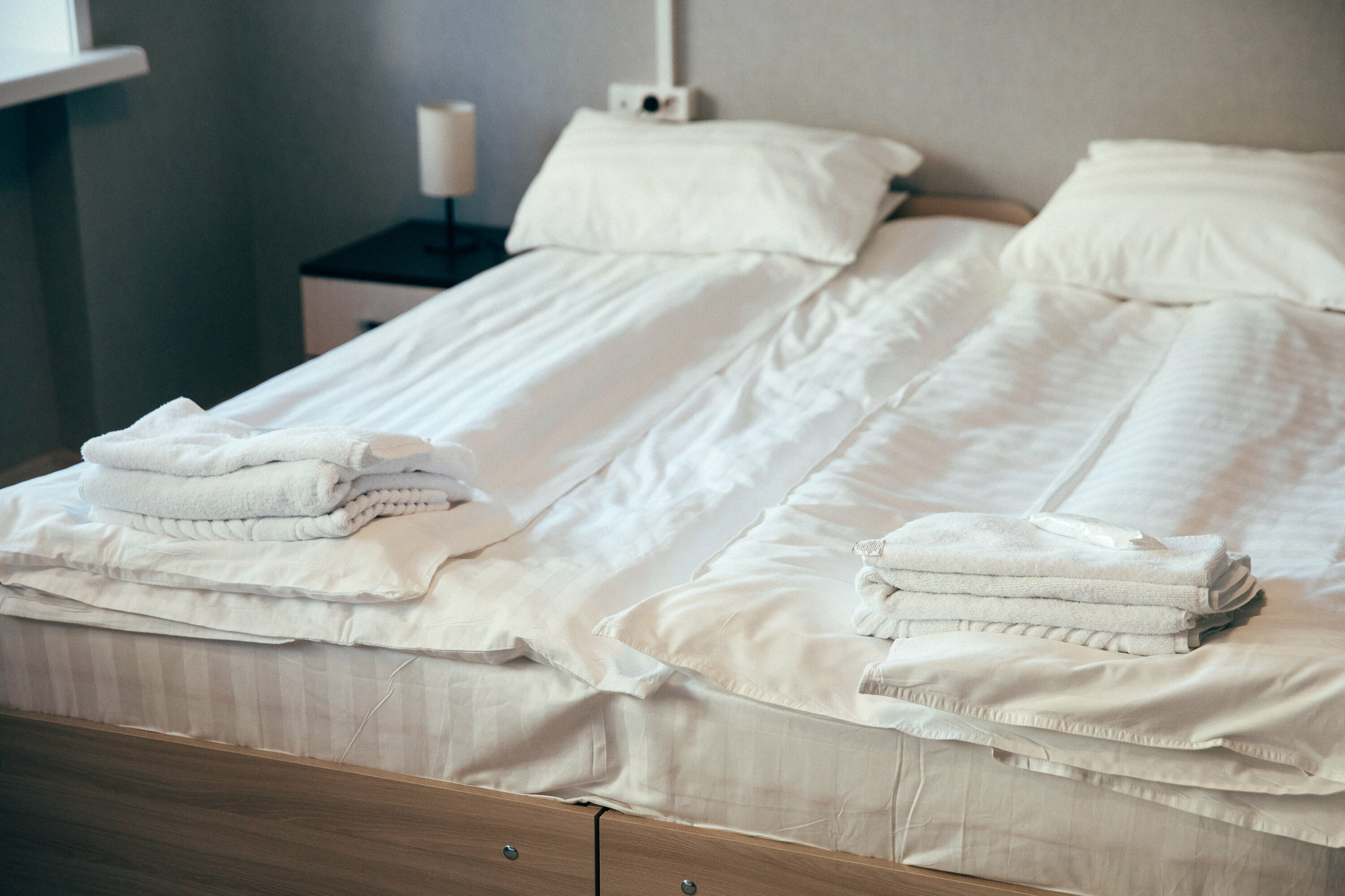 Семейный номер с общей ванной комнатой