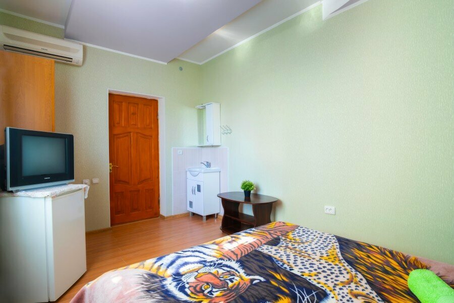 Двухместный номер с 1 кроватью и общей ванной комнатой