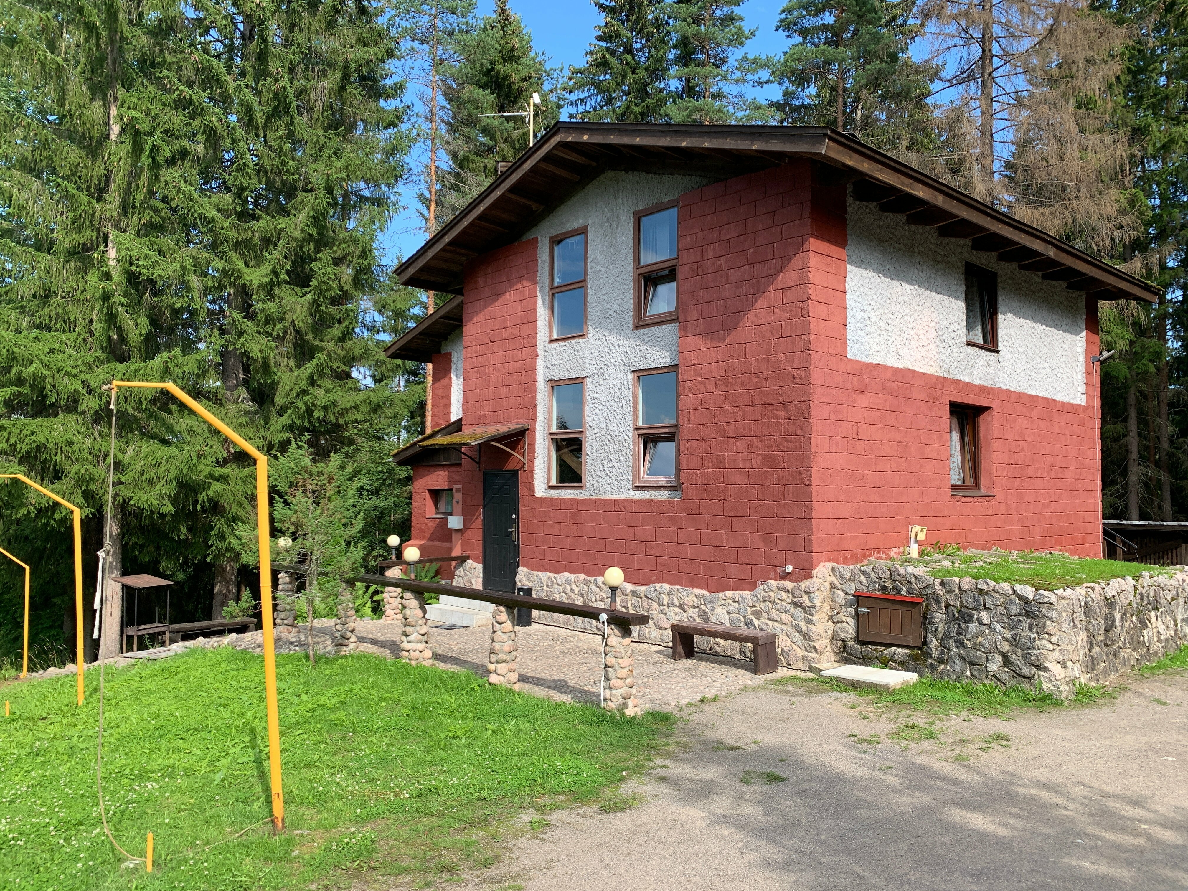 Двухместный номер с двуспальной кроватью и дополнительной кроватью