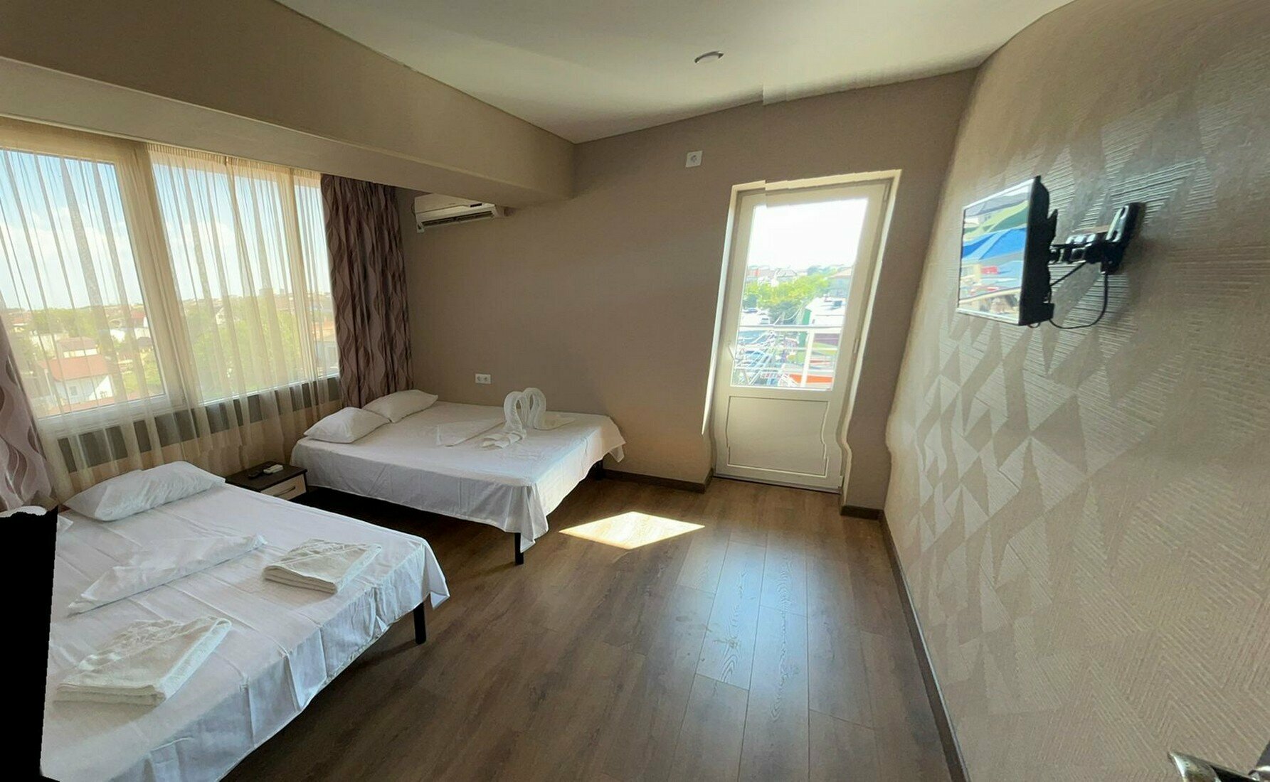 Апартаменты с балконом