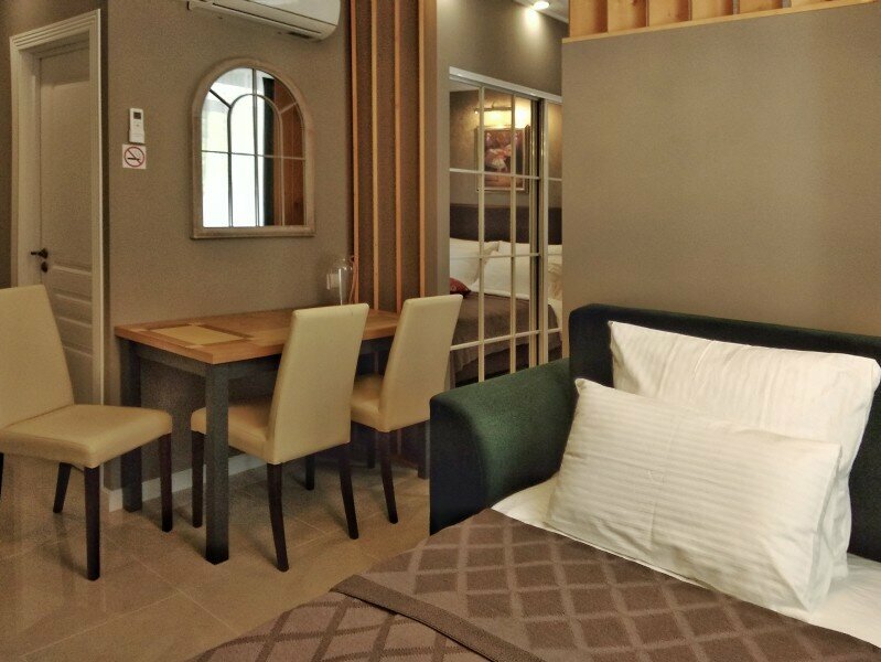 Студия делюкс с  двуспальной кроватью