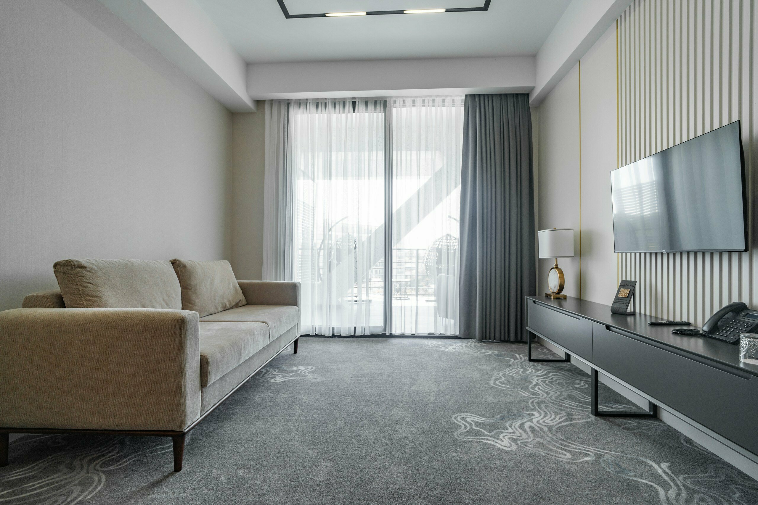 Люкс с видом на бассейн