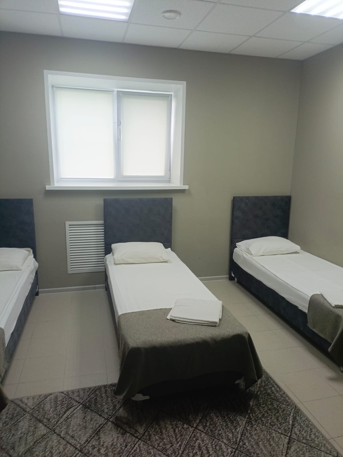 Односпальная кровать в трехместном номере