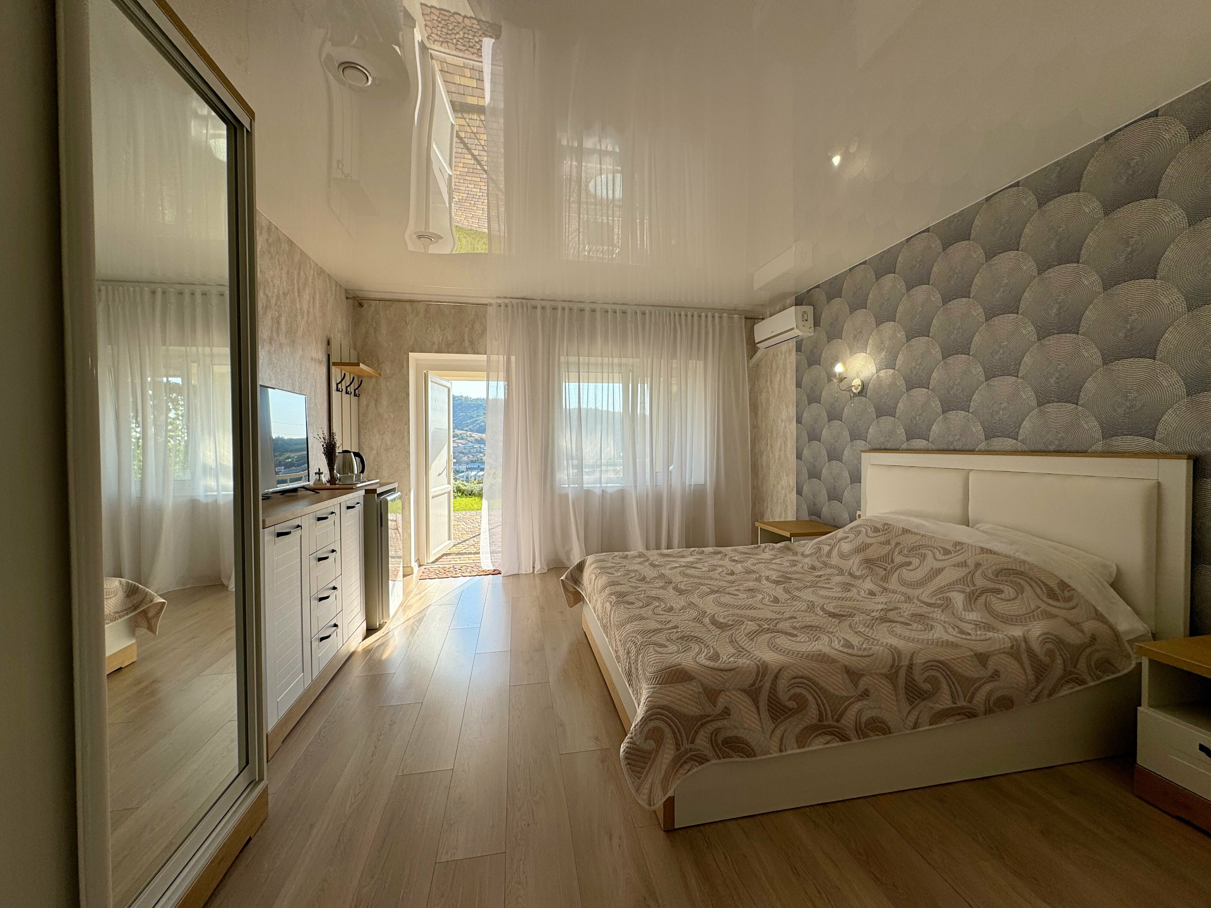 Cемейный номер с собственной ванной комнатой