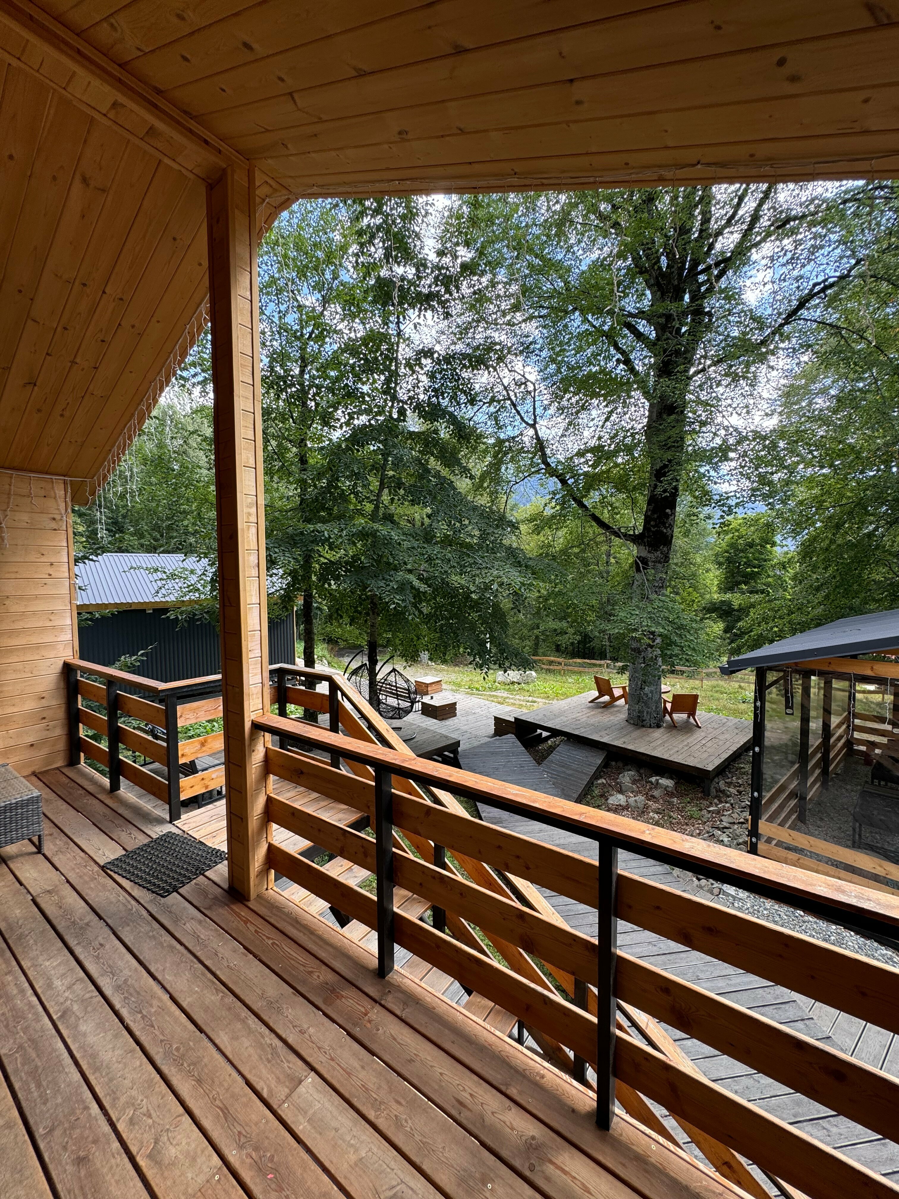 Семейный номер с видом на горы